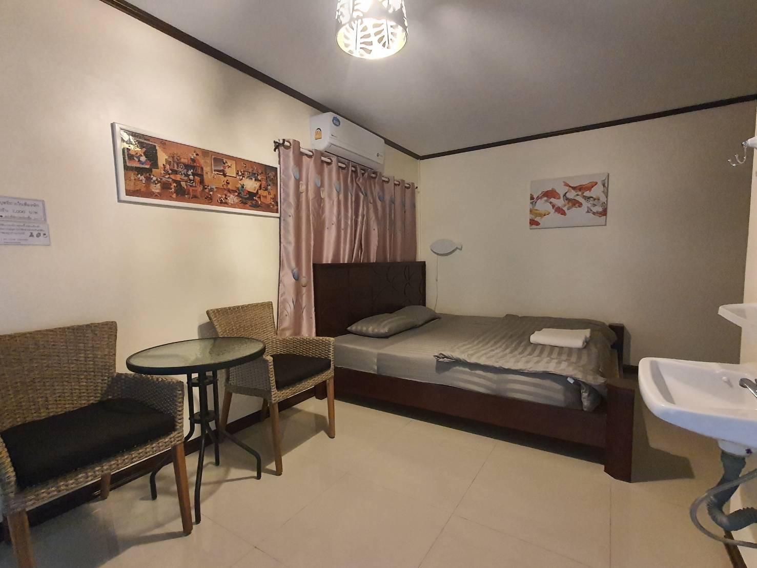 SEA HOUSE BANGSAEN Deluxe Room -- 1 Bed 2