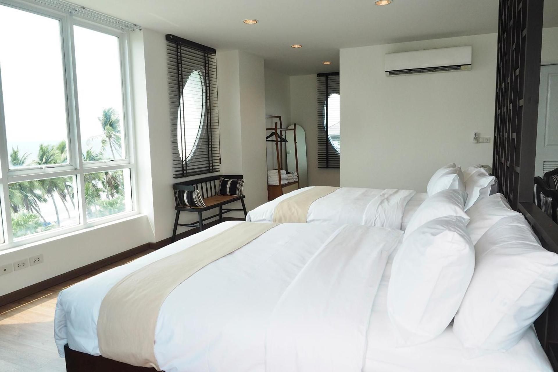 Family Room with Sea View