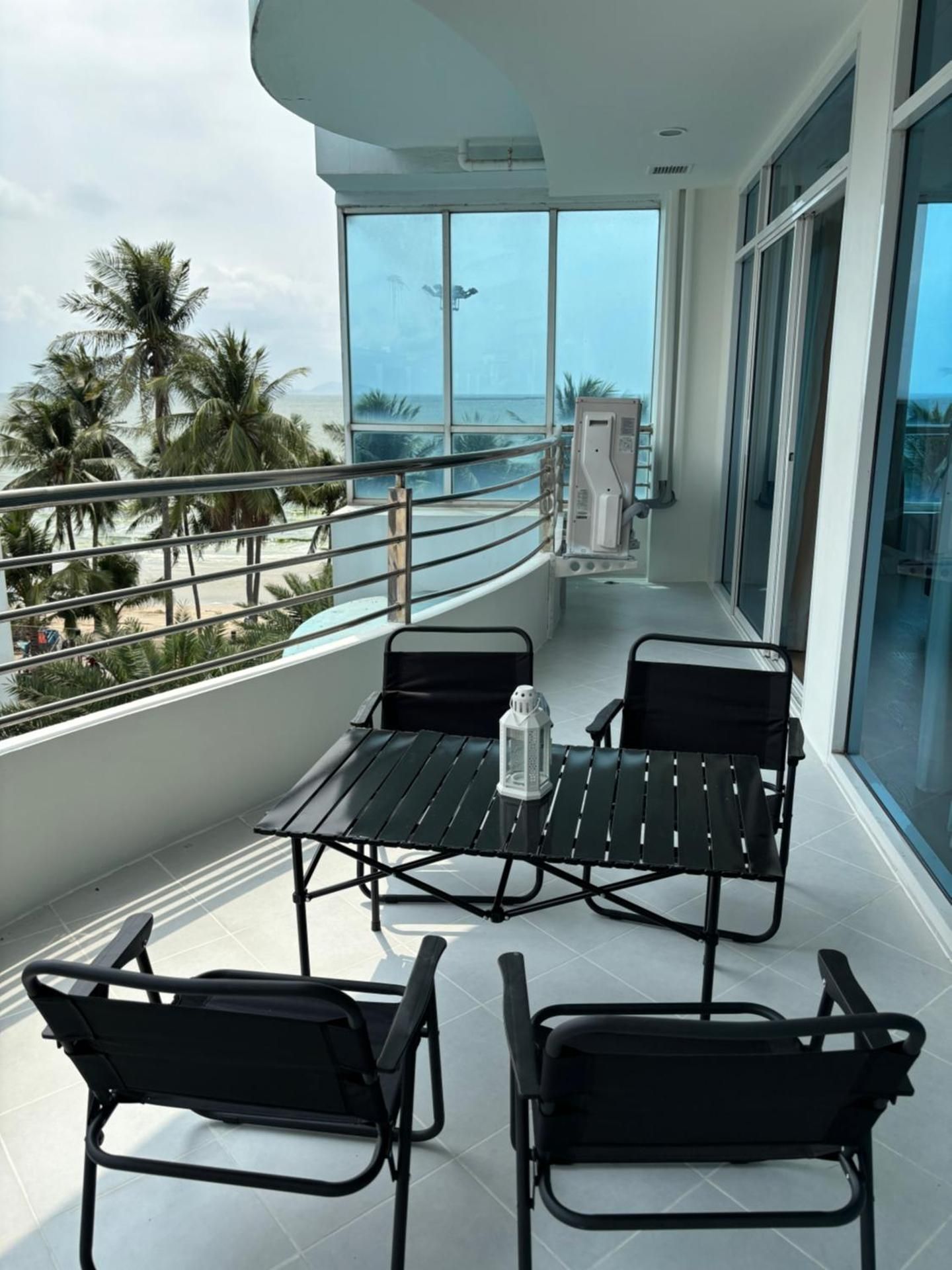 Family Room with Sea View