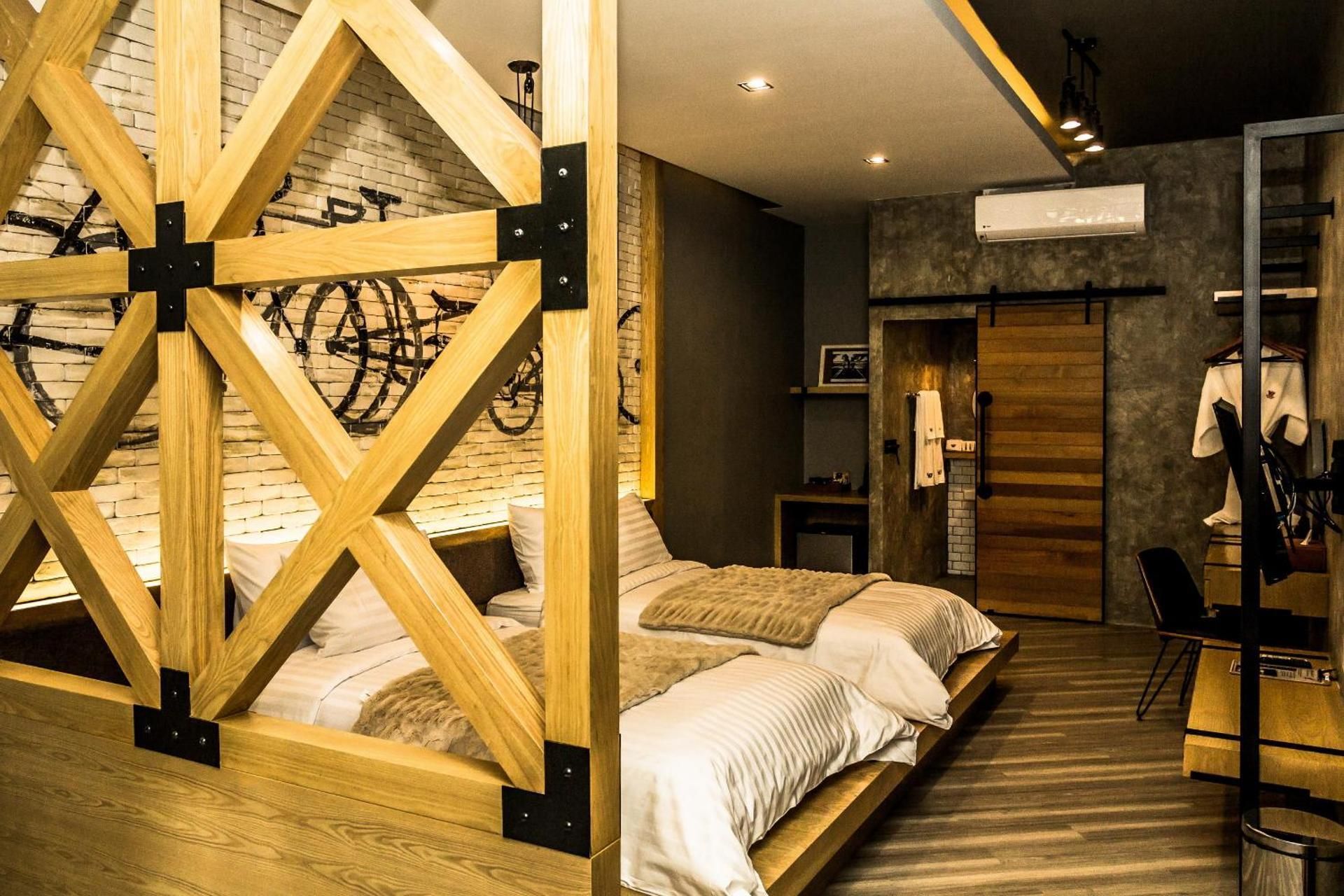 Twin Bed