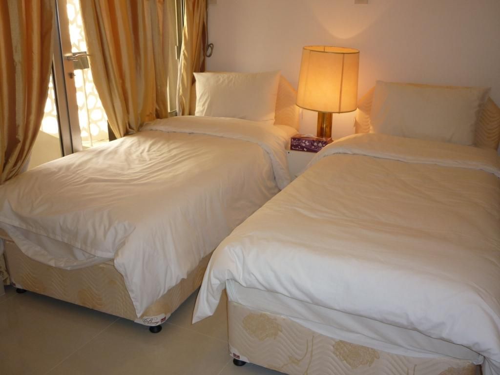 Qurum Beach Hotel Standard Twin Suite 2