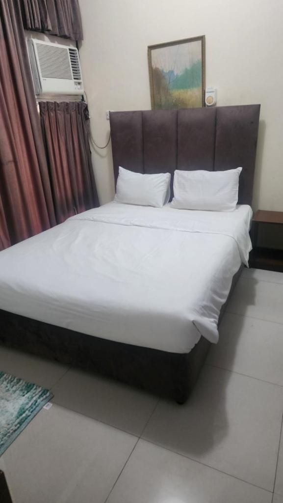 Qurum Beach Hotel Standard Suite Room 2