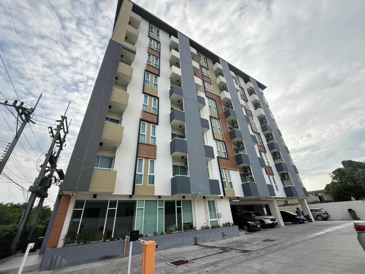 AVALYN Room Plus II - East Ville