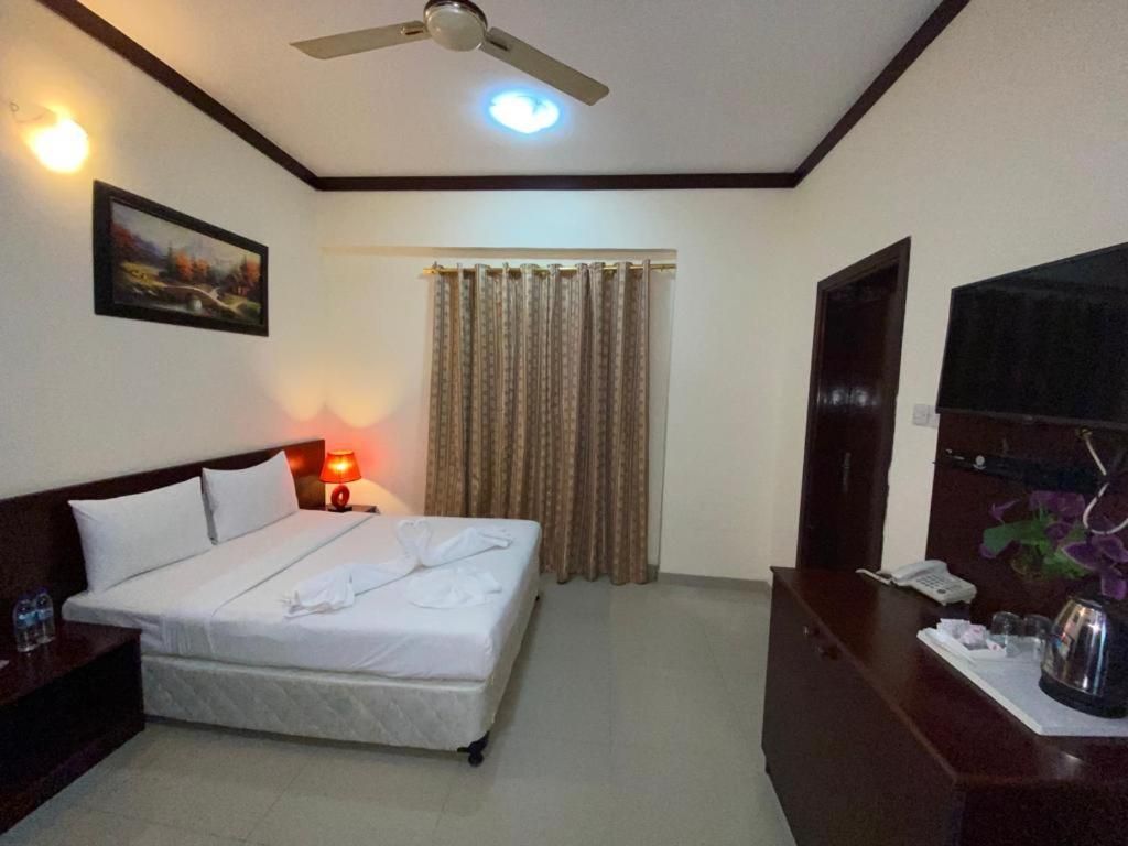 Savoy Grand Hotel Apartments Standard Double or Twin Room 3