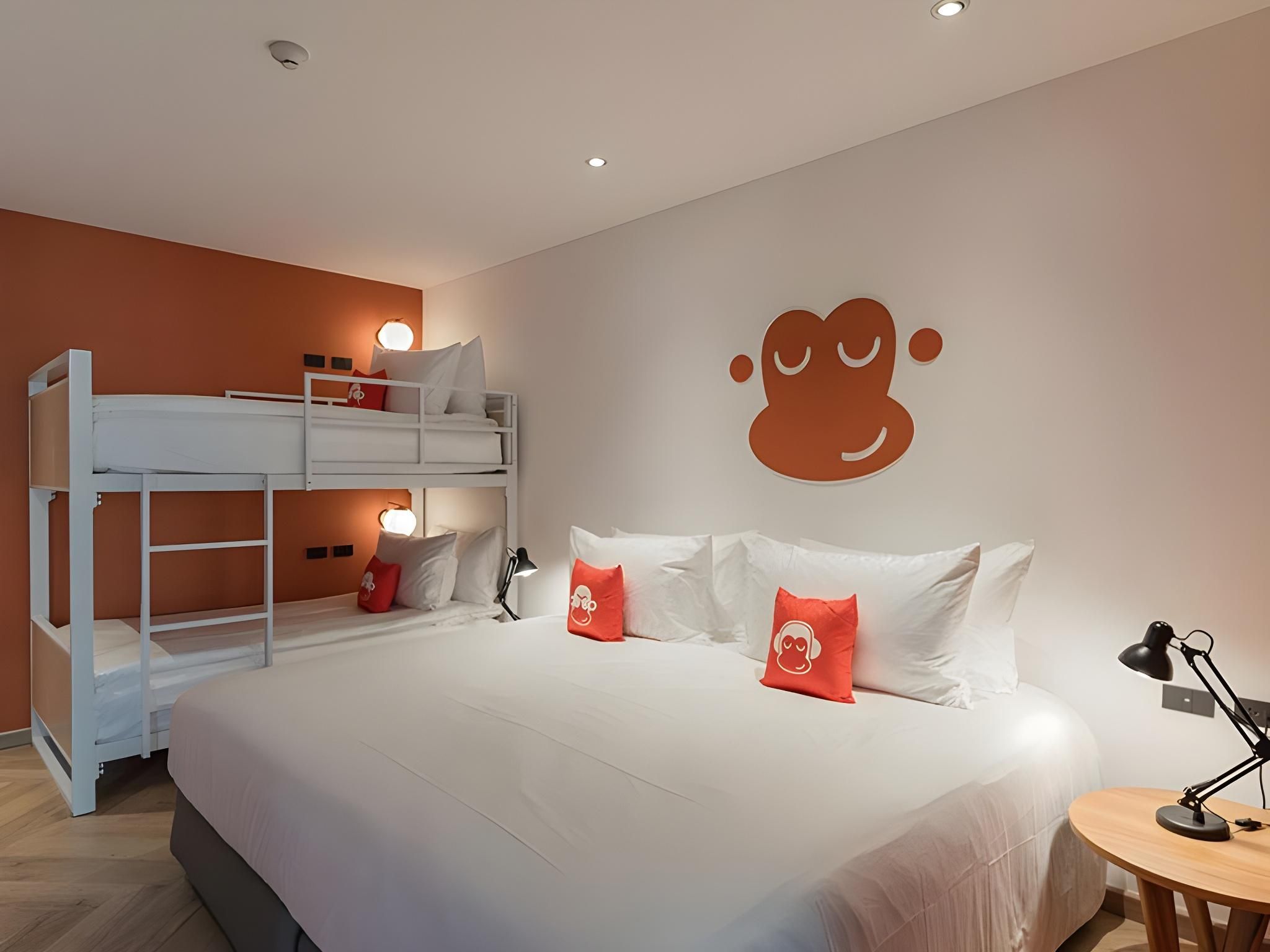 Chimpanzee Bathpod ( Double ) - Non-Smoking