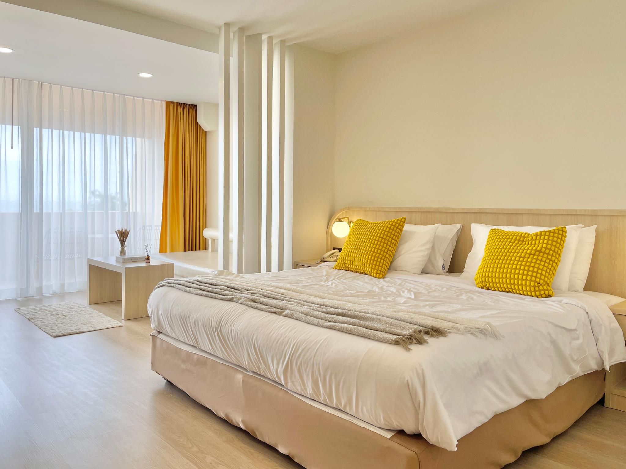 Bangsaen Villa Hotel Deluxe Room