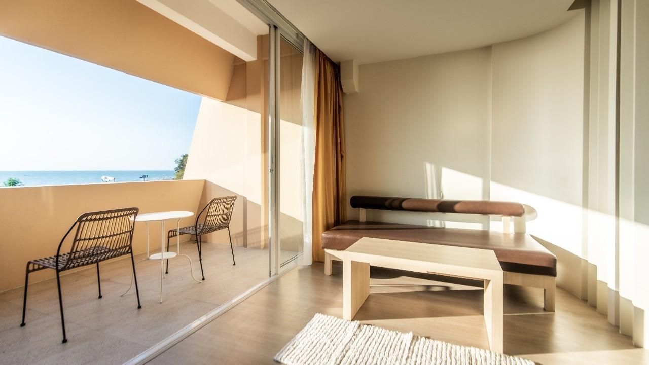 Bangsaen Villa Hotel Deluxe Room 3