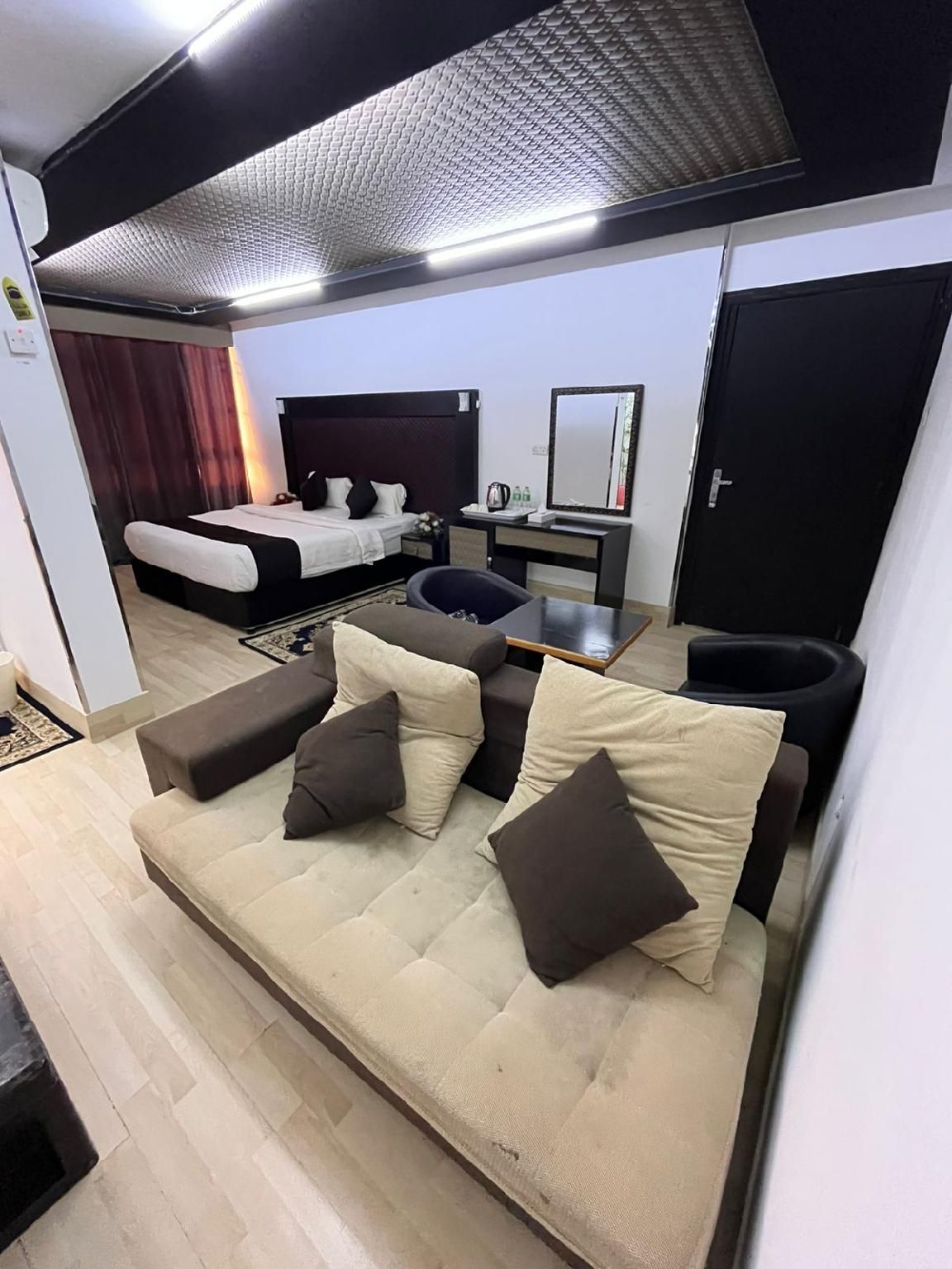 Superior - 1 King Bed