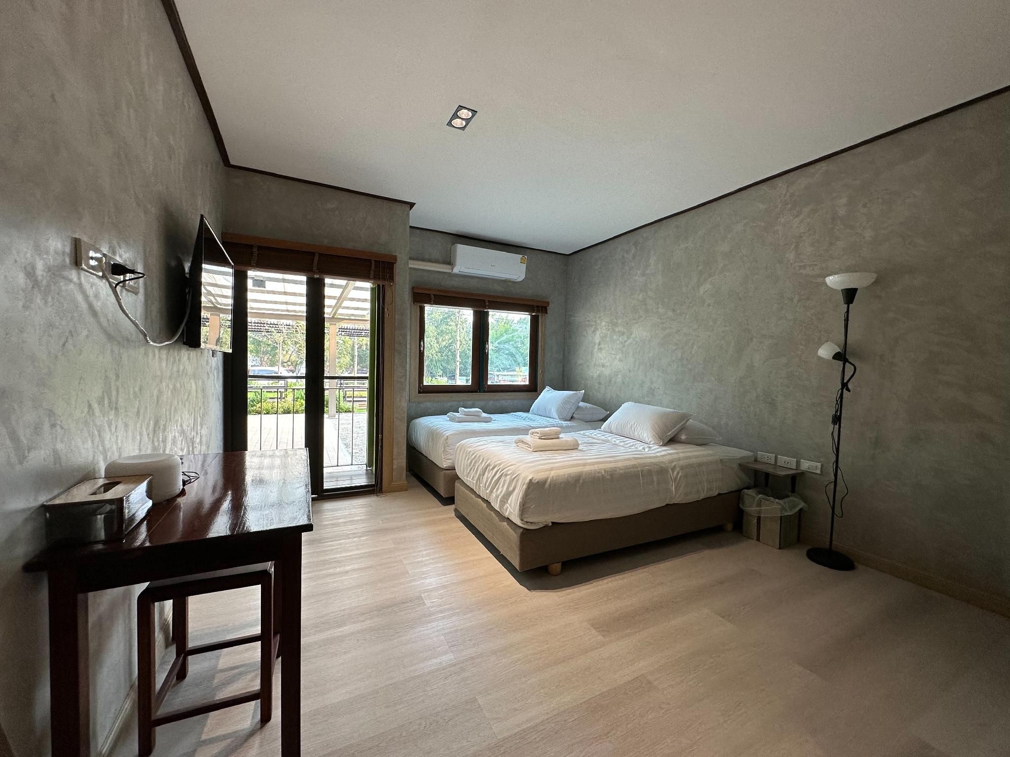 Connecting Rooms for 4 People - Non-Smoking