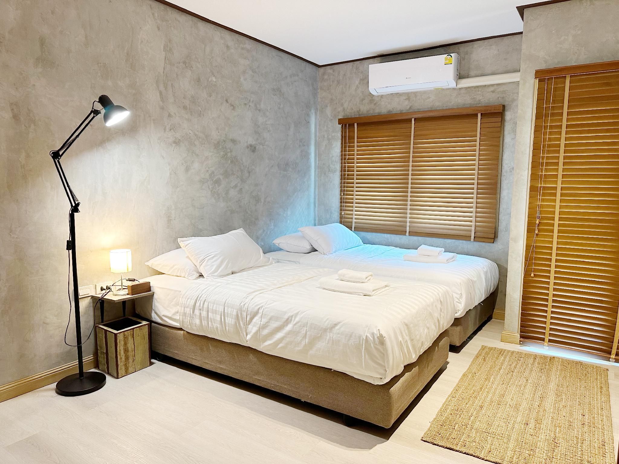 Superior Twin Room with En-Suite