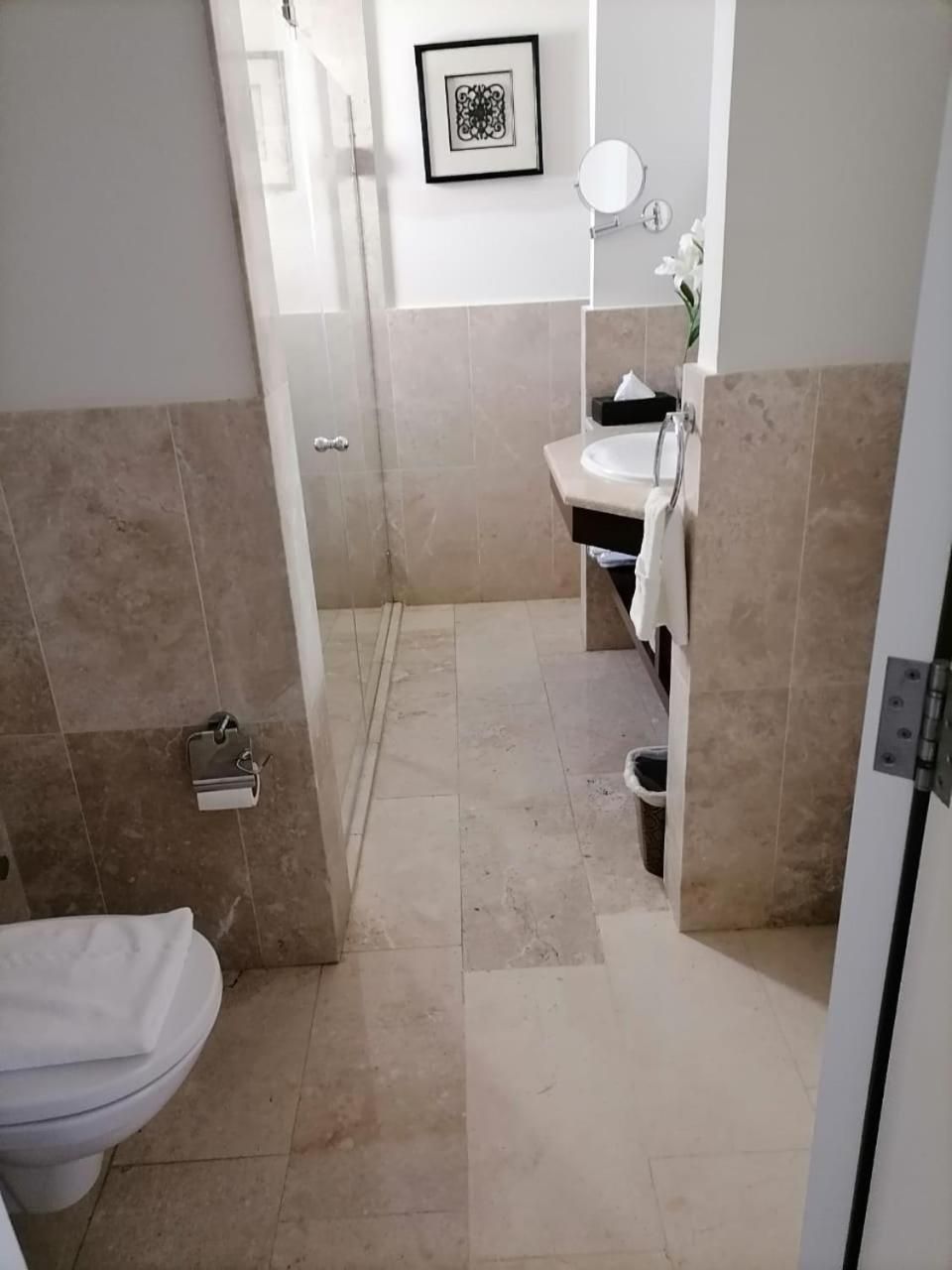 Le Sifah Resort Apartment Three-Bedroom Apartment with Marina View 3