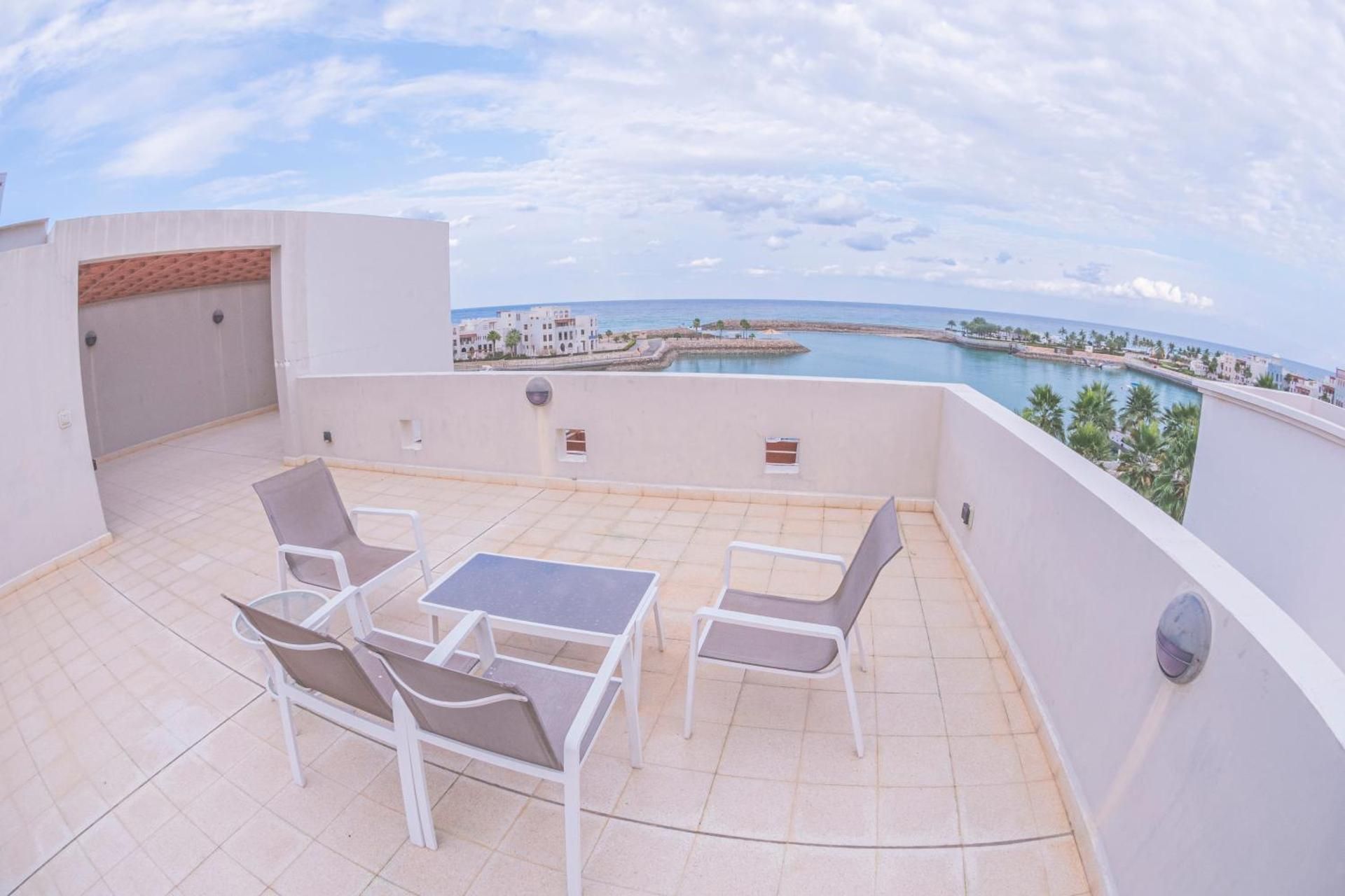 Le Sifah Resort Apartment Two-Bedroom Apartment with Balcony and Terrace 2