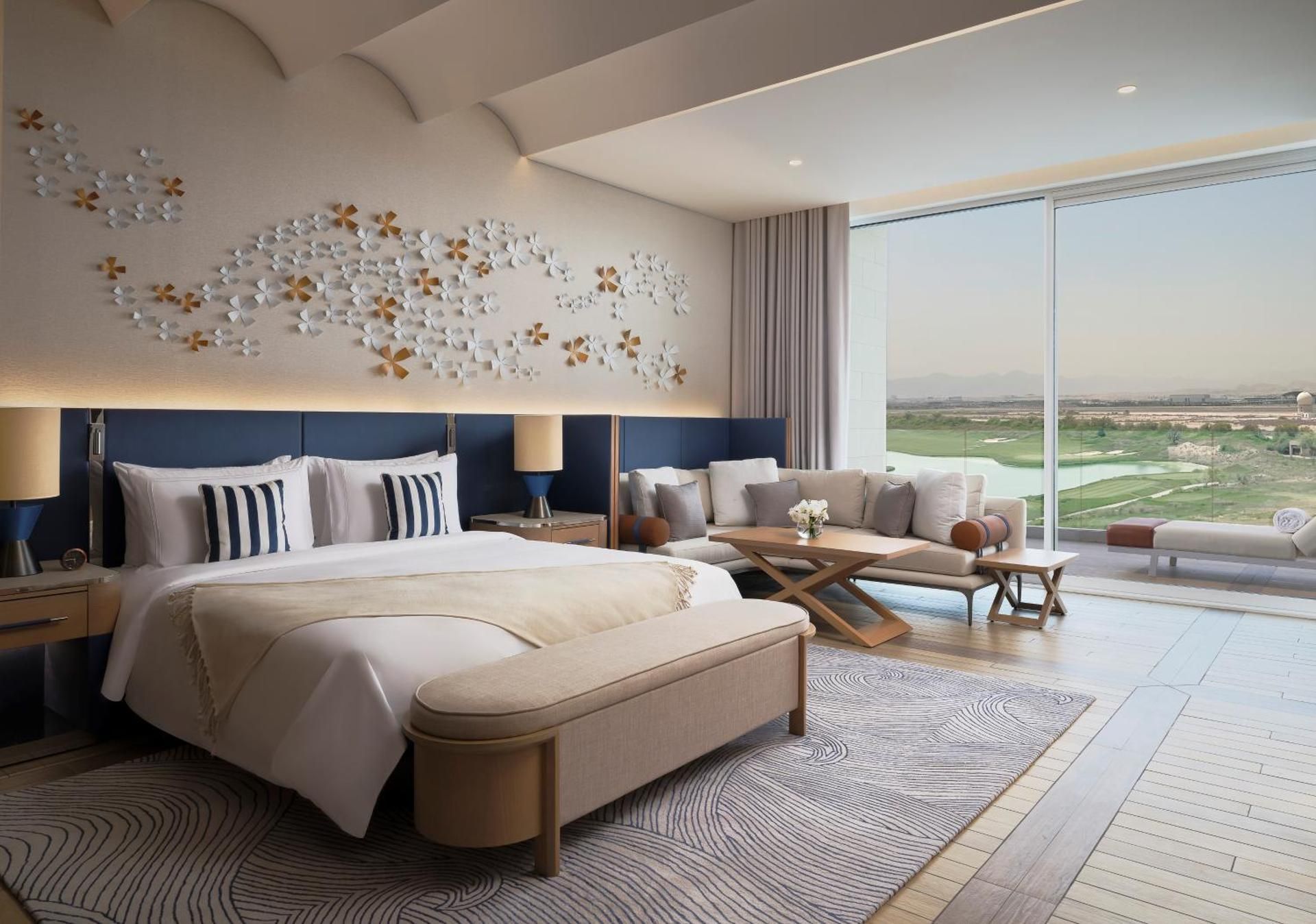 Deluxe King, Guest room, 1 King, Balcony