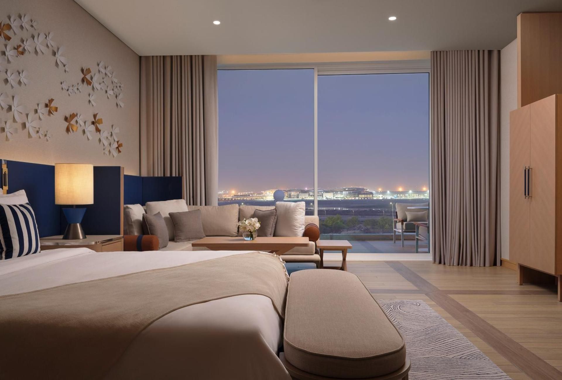 Deluxe King, Guest room, 1 King, Balcony