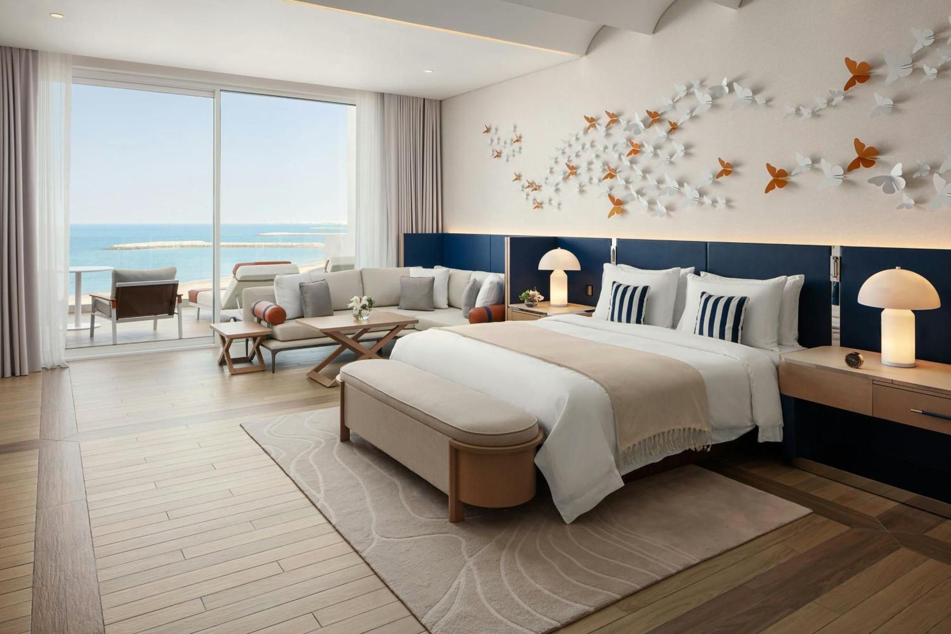 Pearl King Suite with Balcony and Sea View