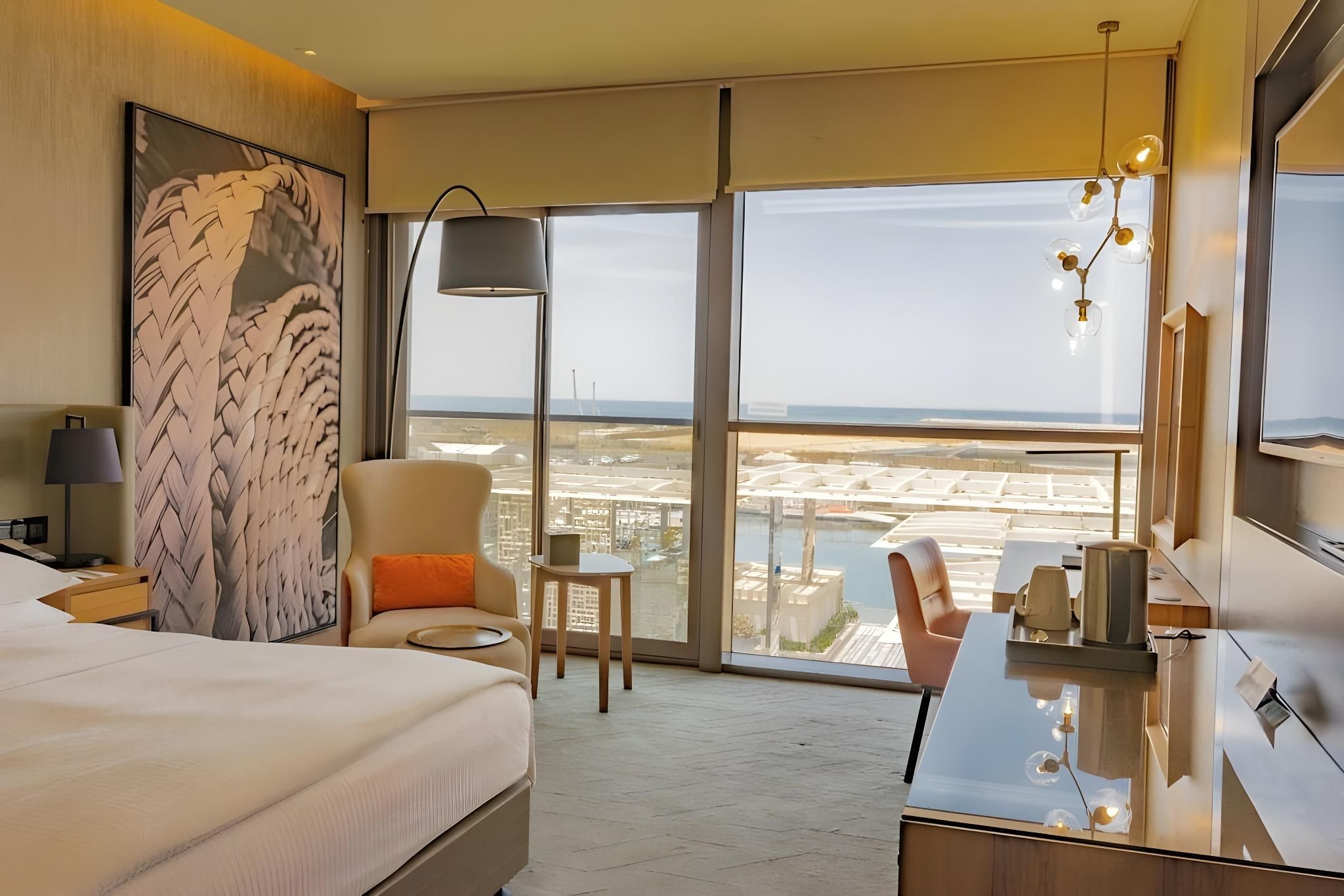 Mysk Al Mouj Hotel Deluxe Twin Room Plaza View 2
