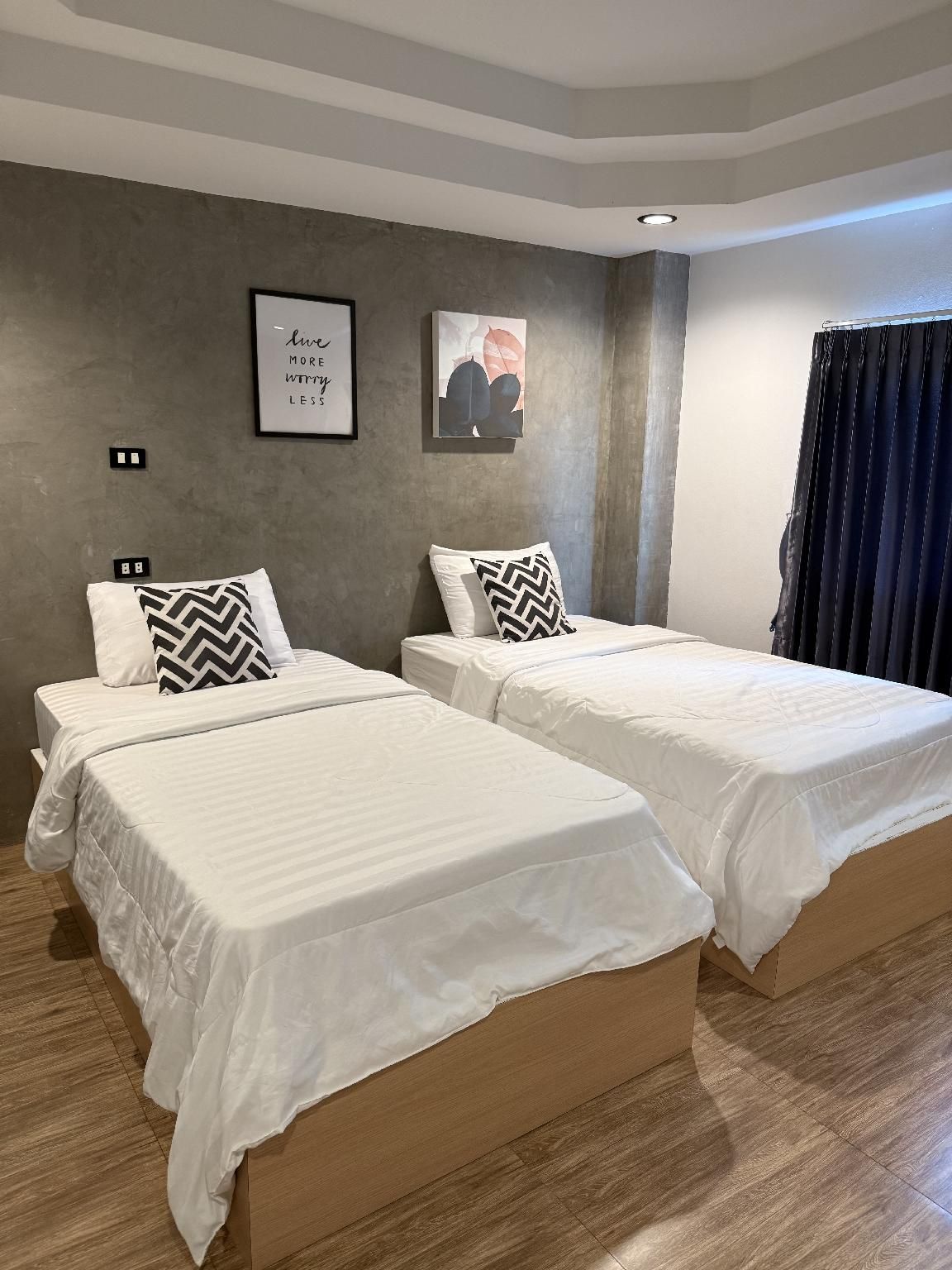 Standard Twin Room