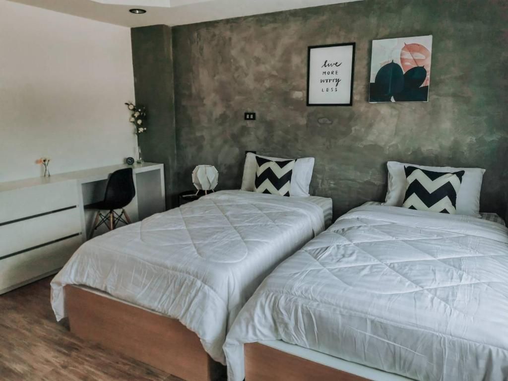Standard Twin Room