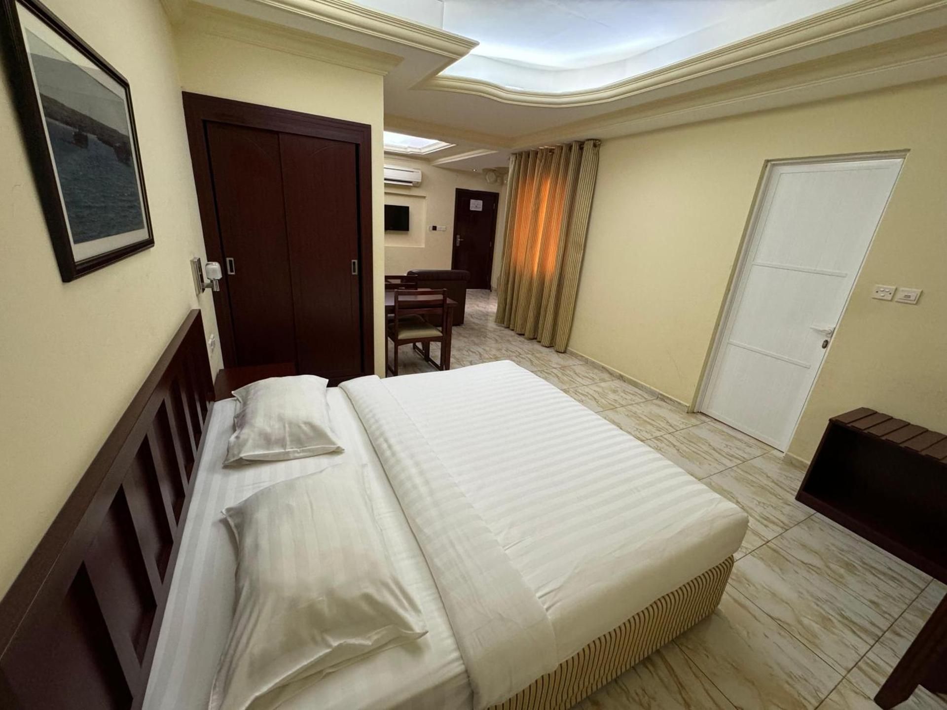 Al Ferdous Hotel Apartments Studio Apartment