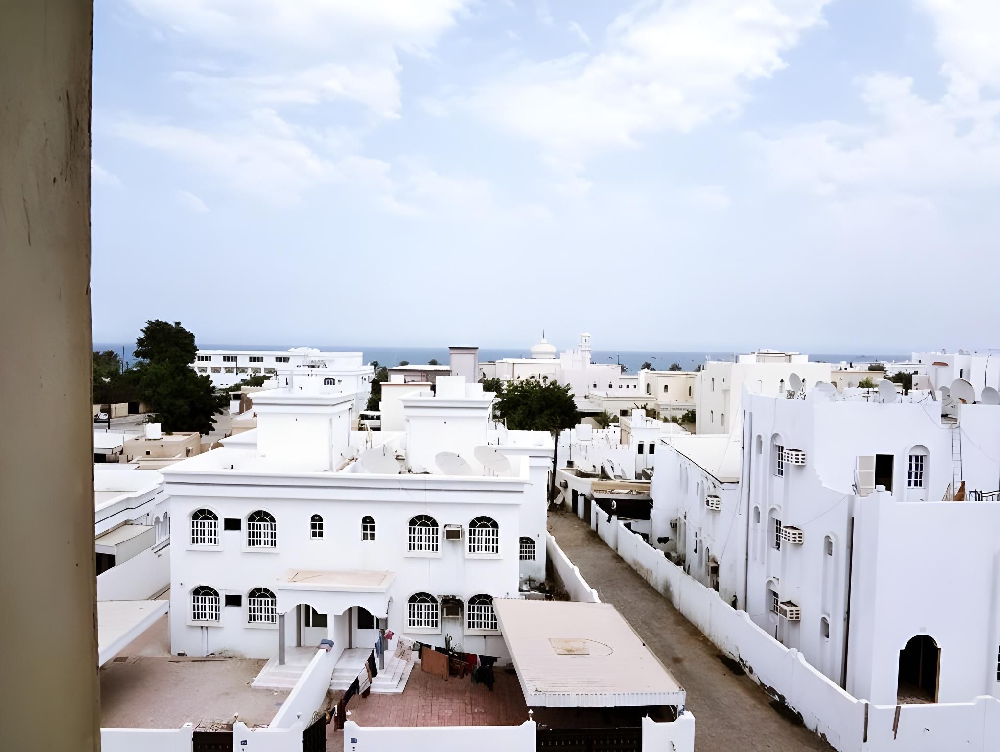 Al Ferdous Hotel Apartments Deluxe Studio Apartment with Balcony 2