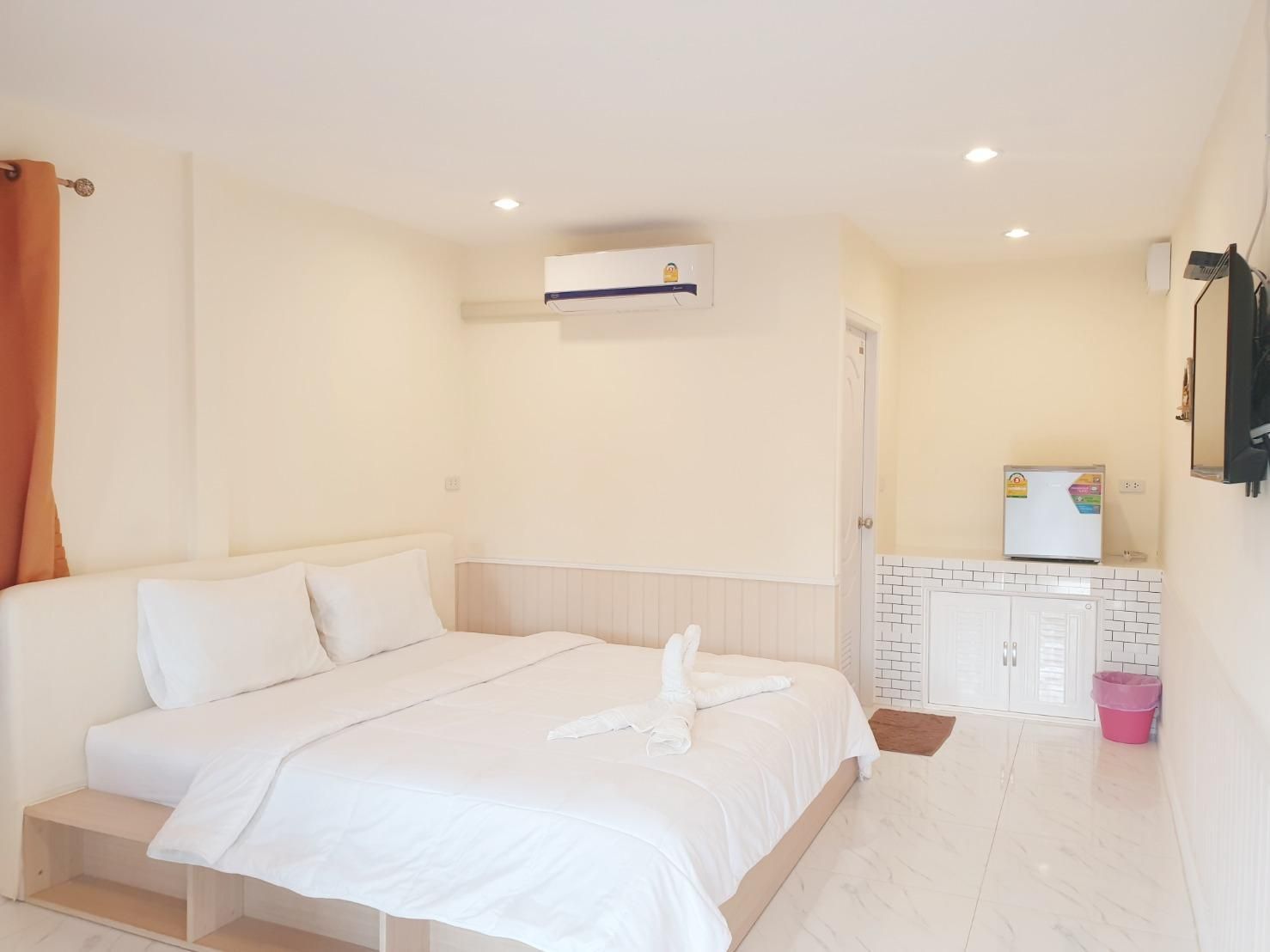 Superior Room - King Bed