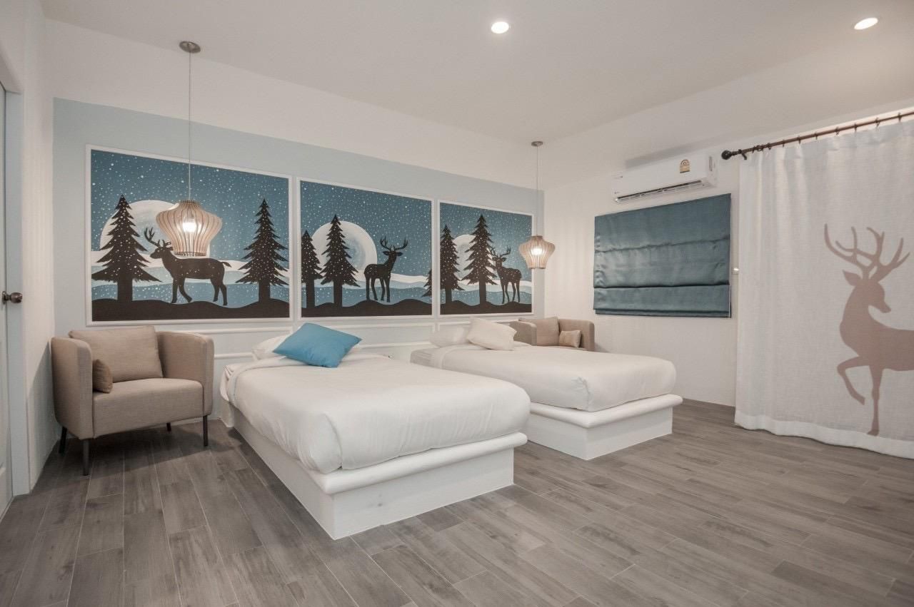 Reindeer Park Resort Deluxe Twin Room 2