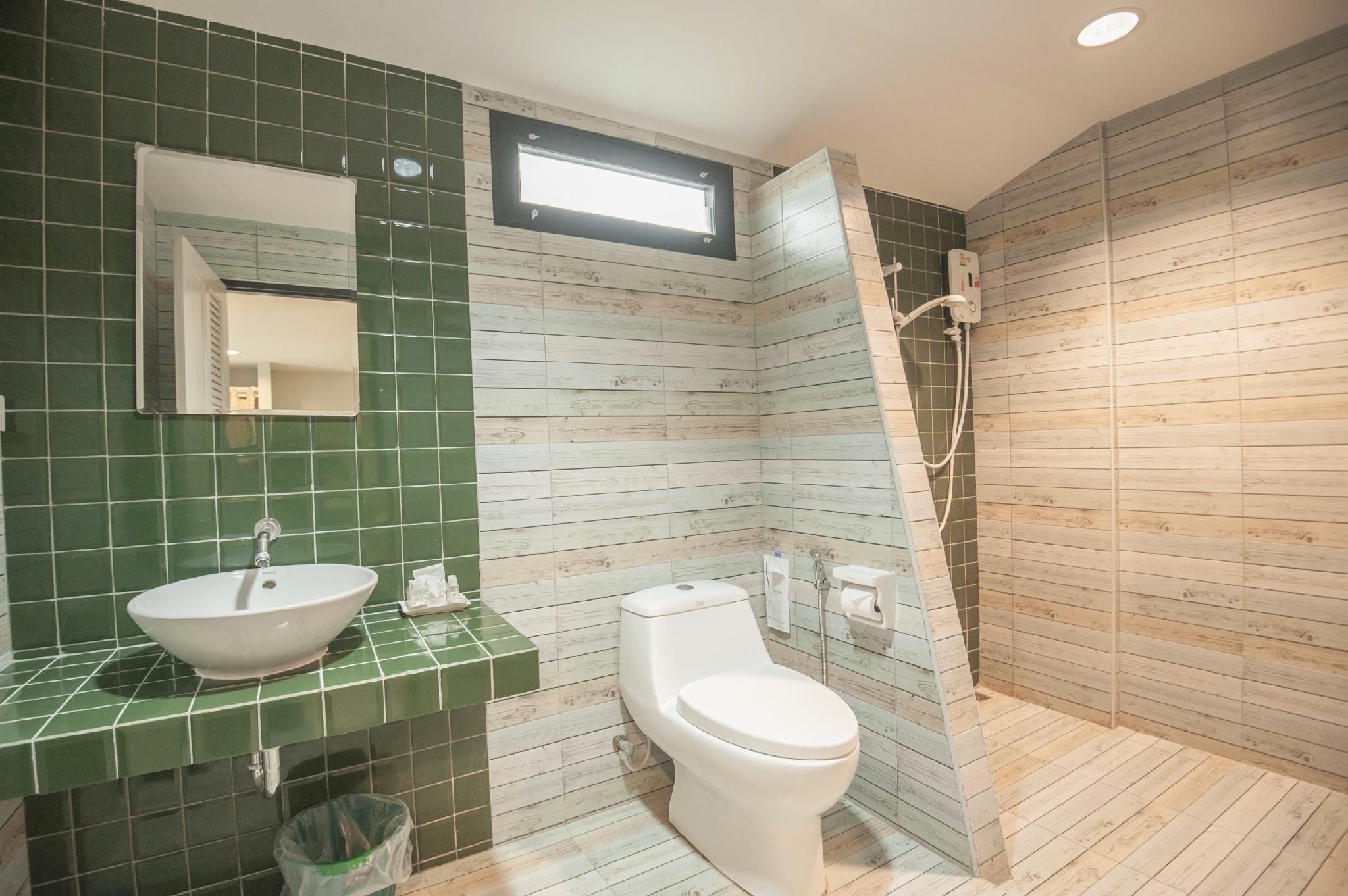 Reindeer Park Resort Deluxe Triple 2