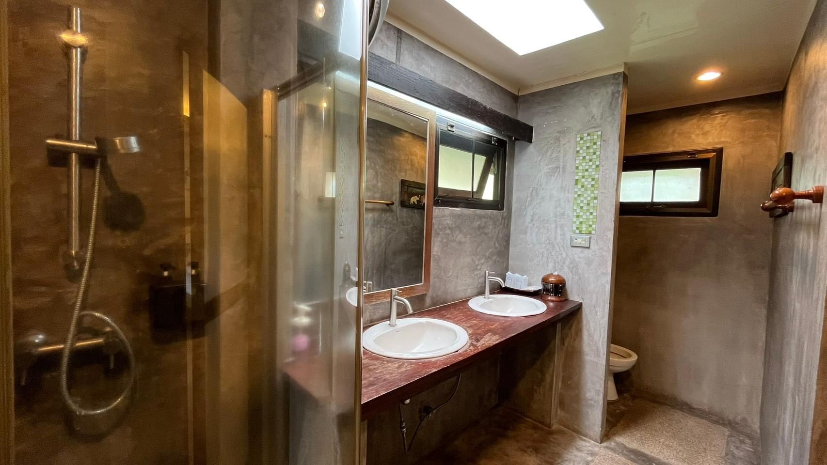 Cottage with Private Sit-Out and Bathtub