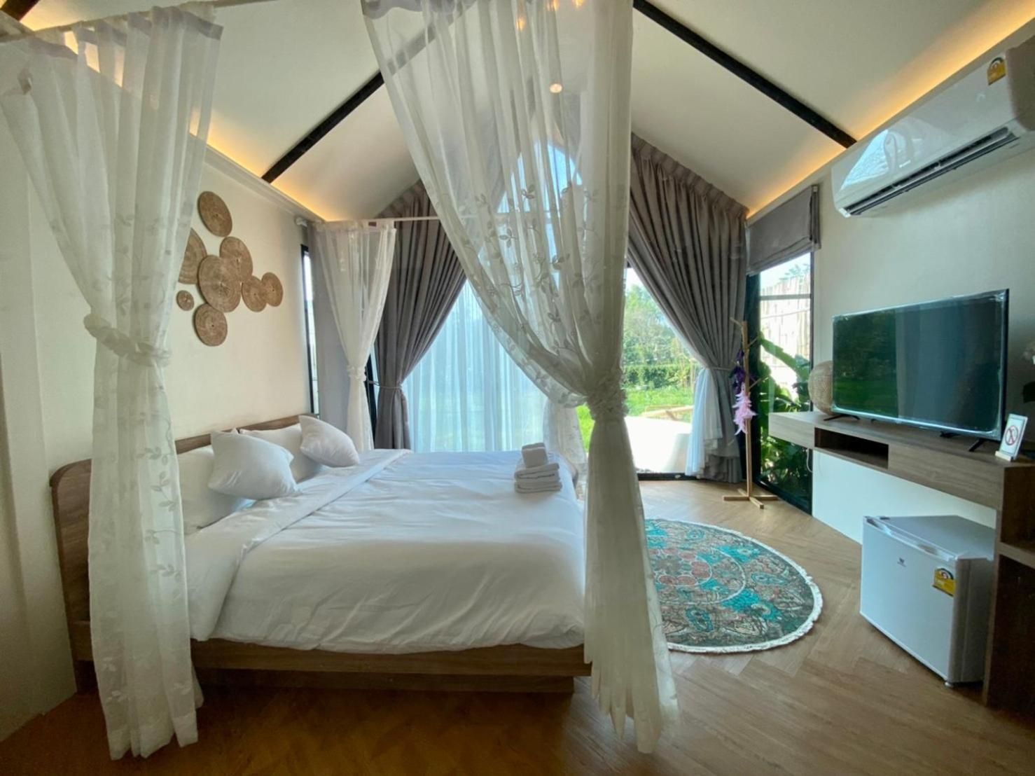 Suite with Terrace and Jacuzzi