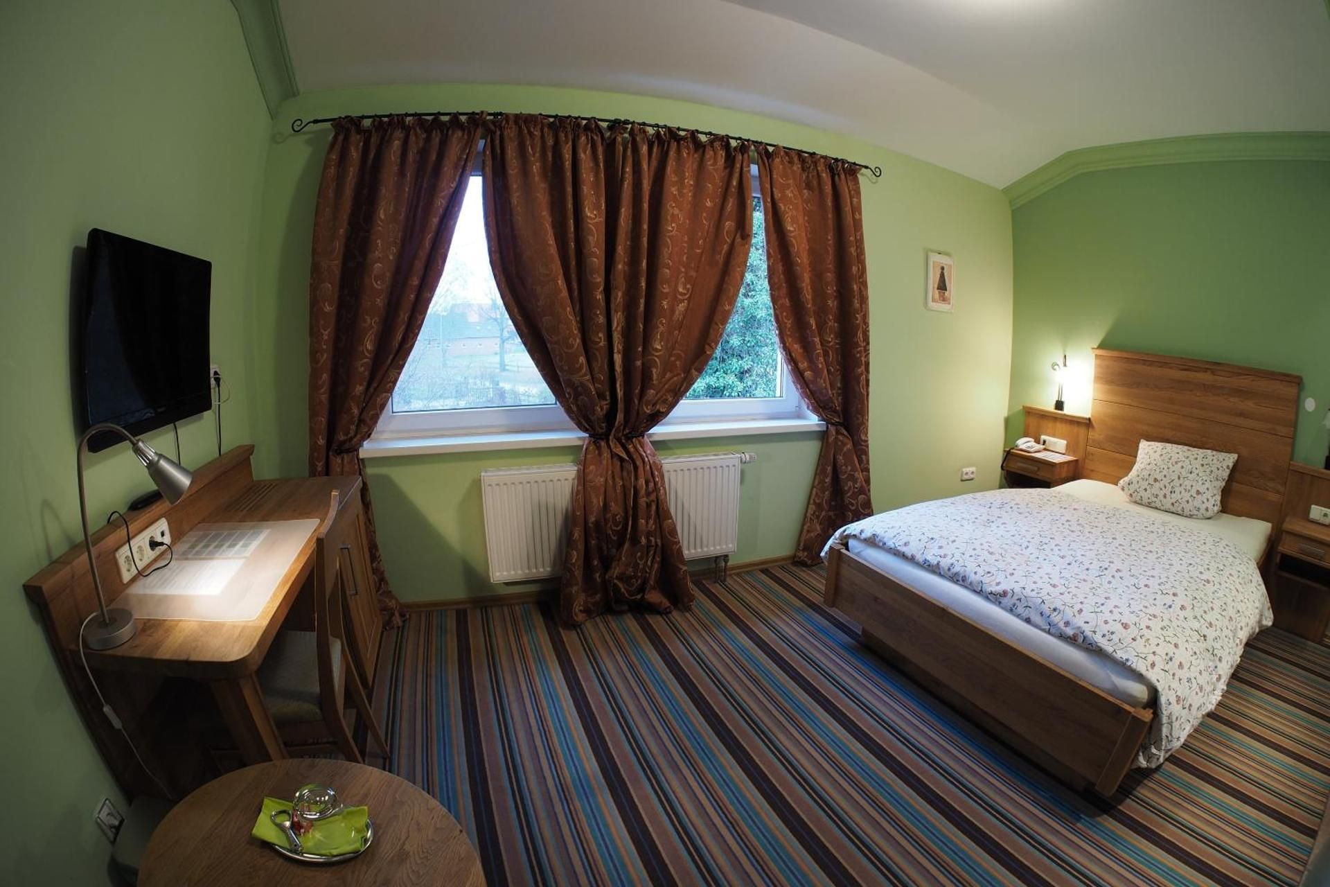 Large Single Room