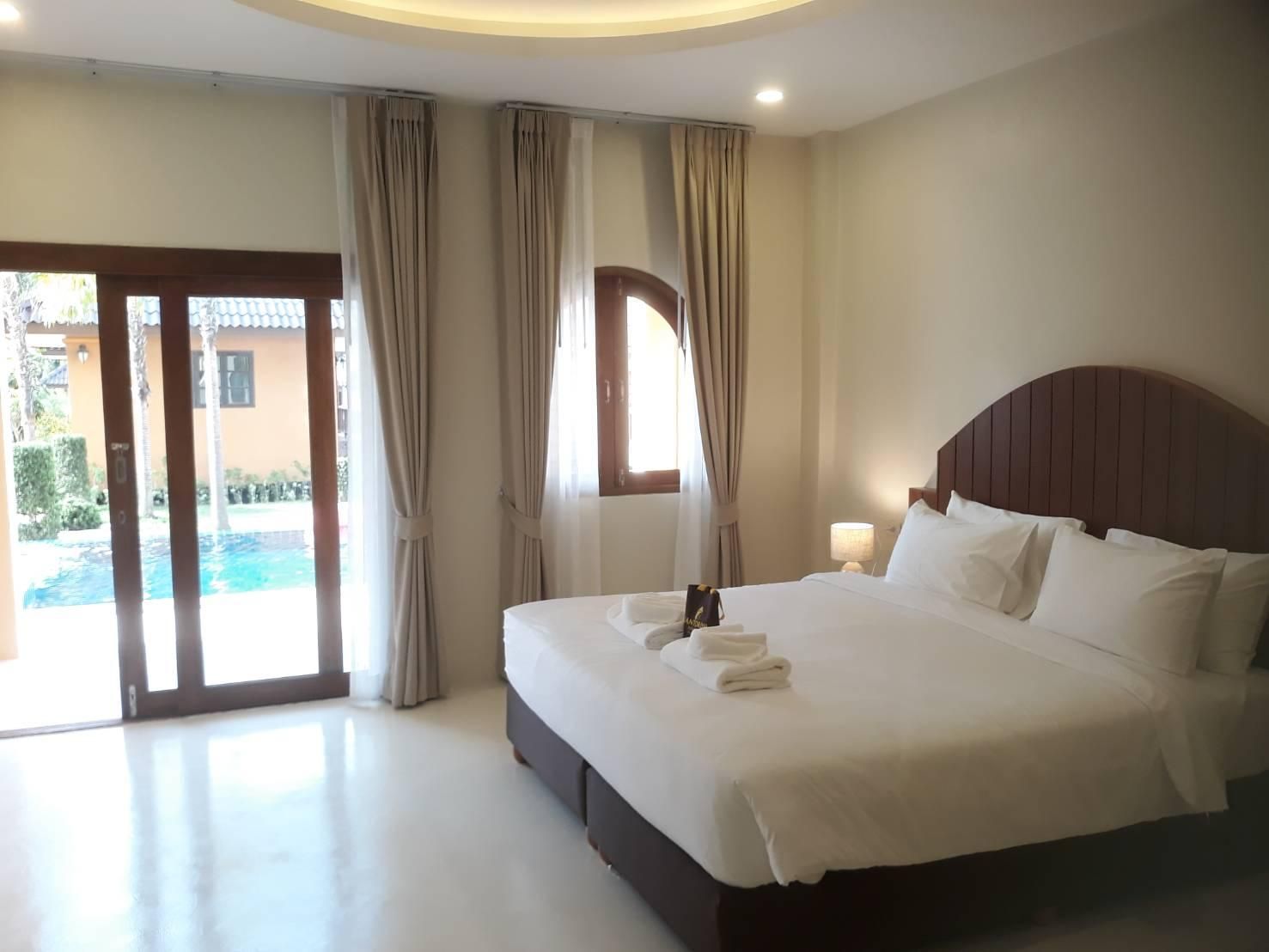 Pool Access King Room