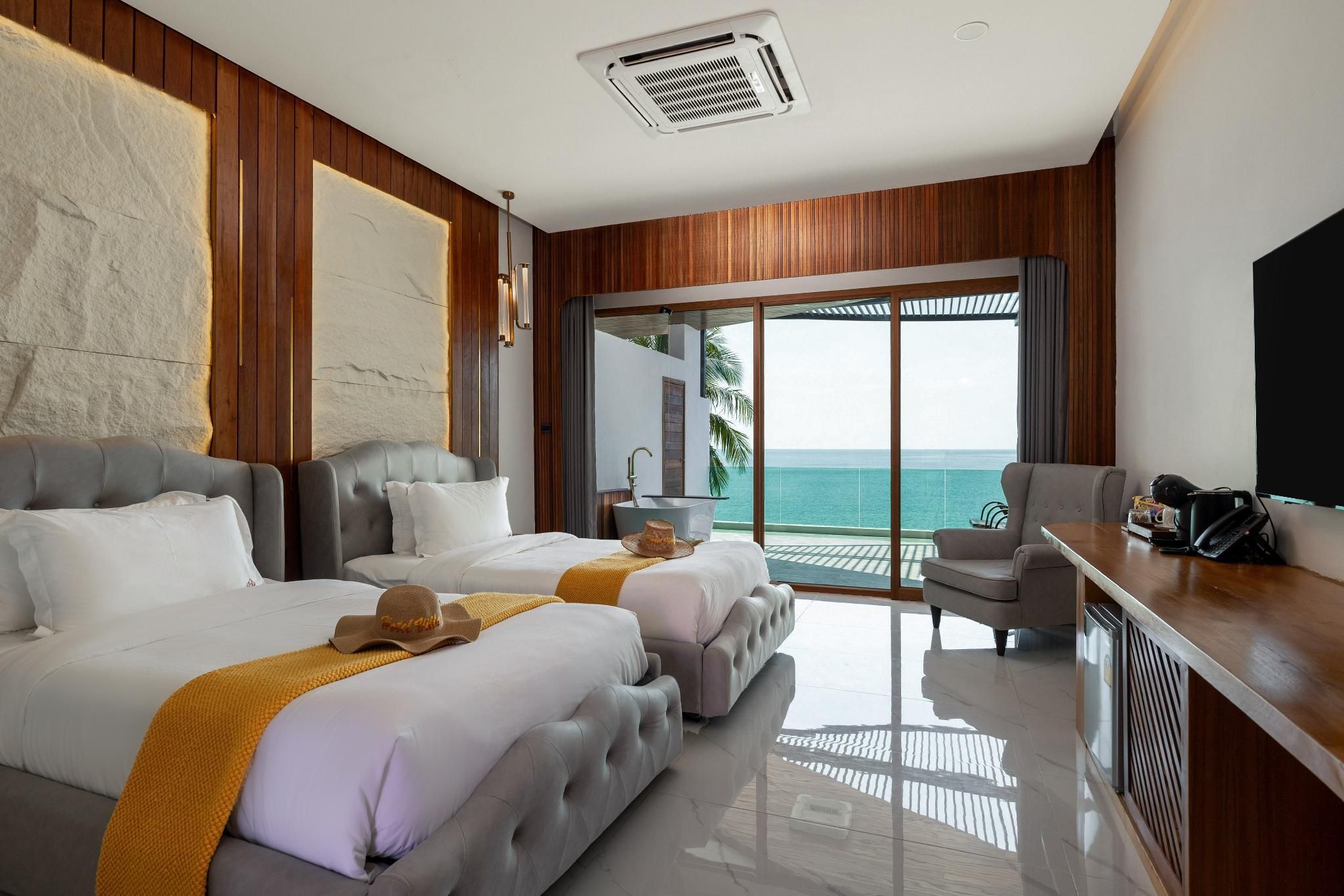 Deluxe Ocean View Twin Room