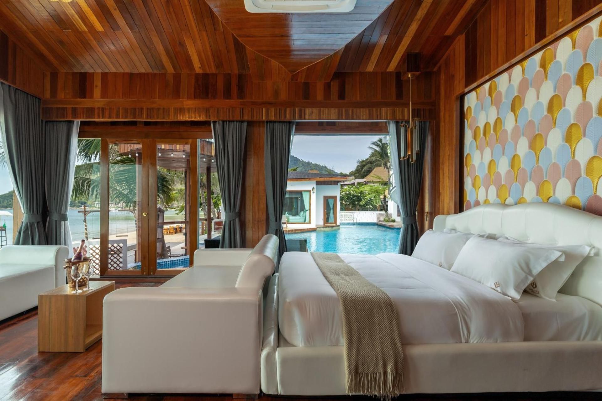 Cabana Suite