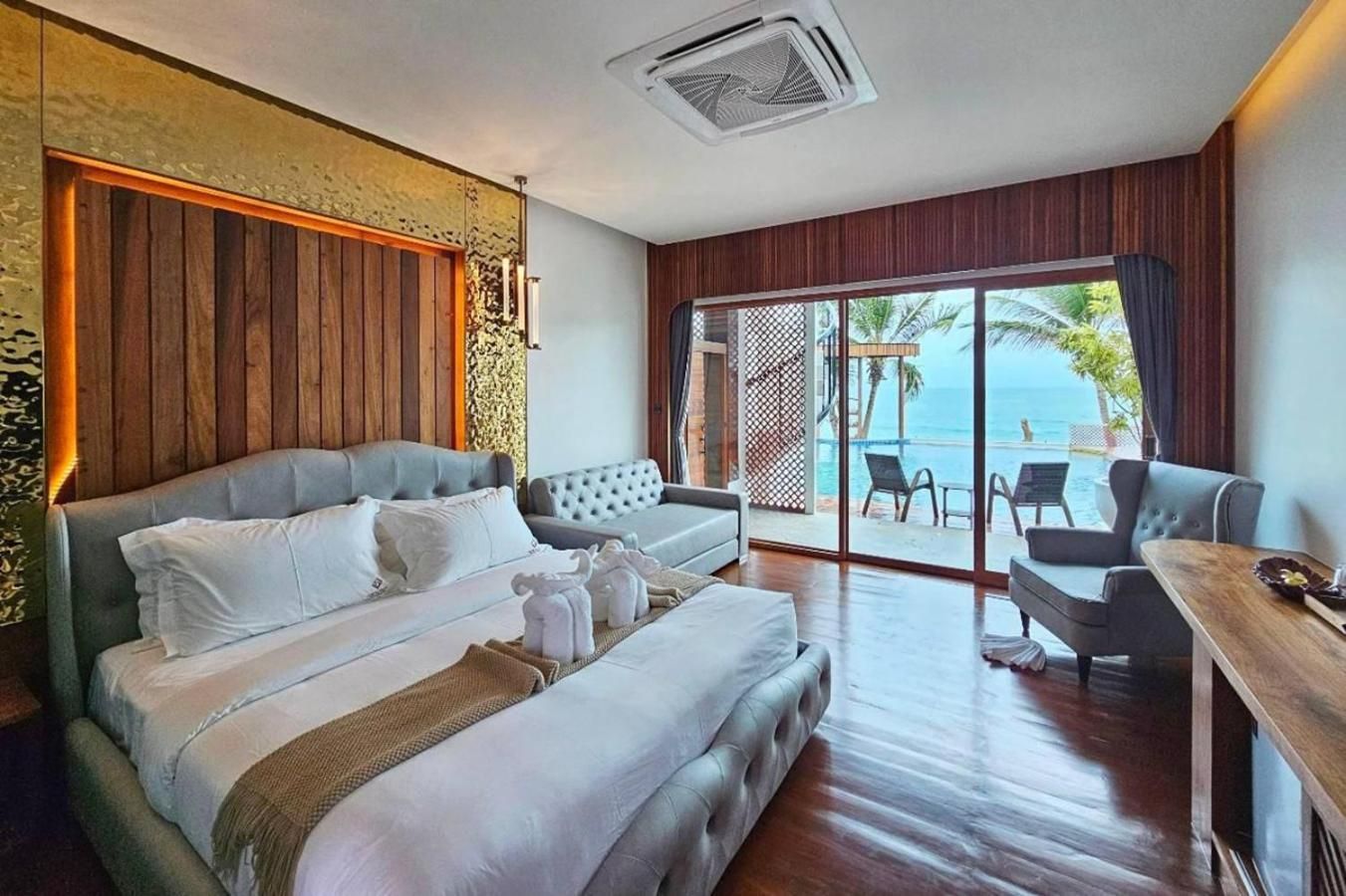 Premier Deluxe Room with Pool Access