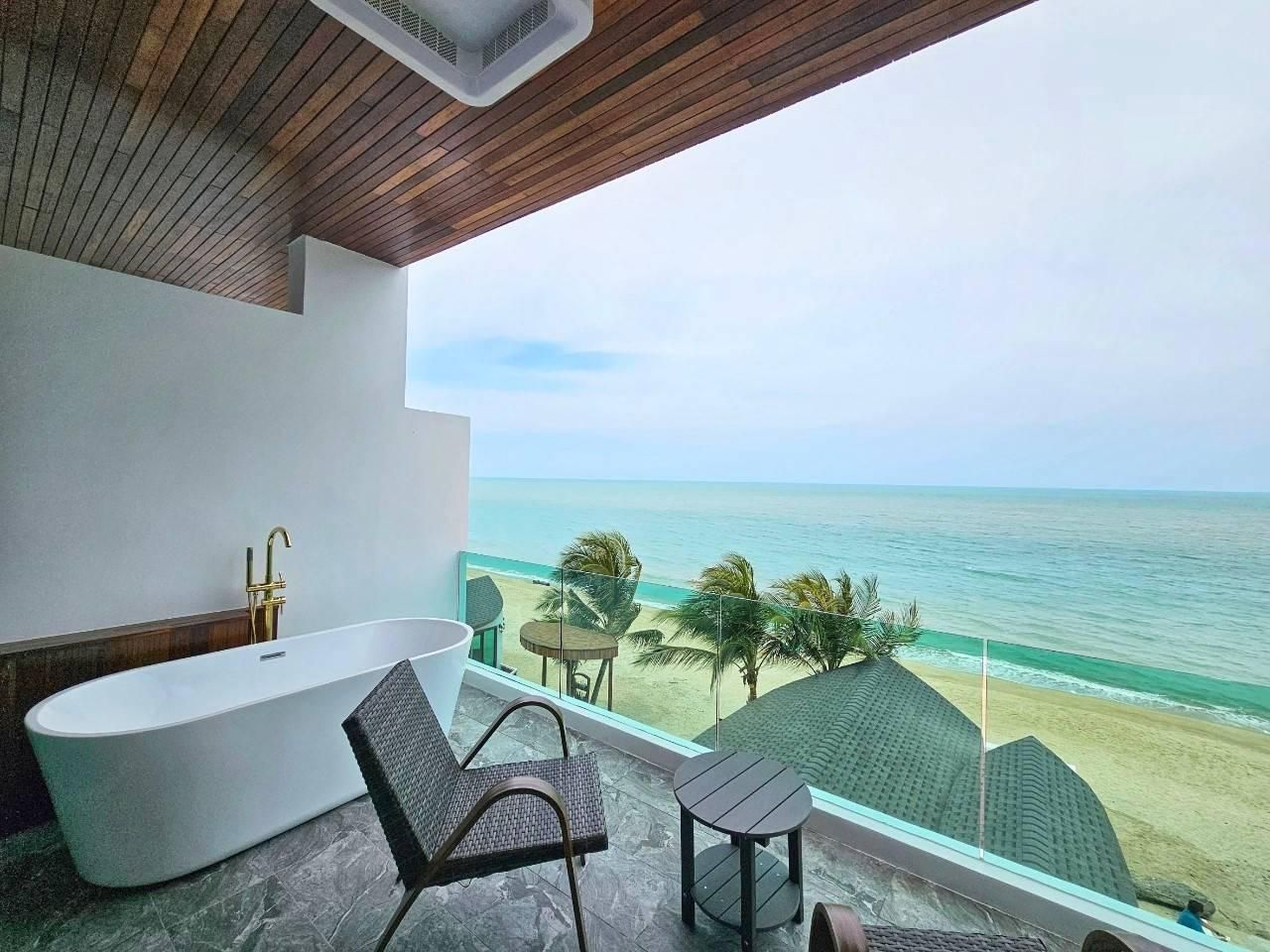 Deluxe Ocean View Twin Room