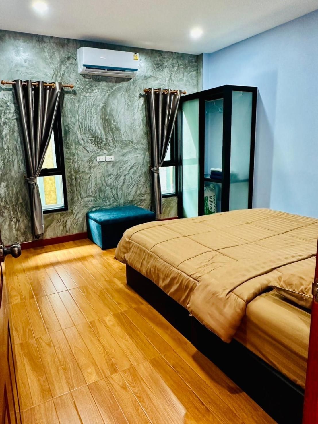 King Room with Mountain View