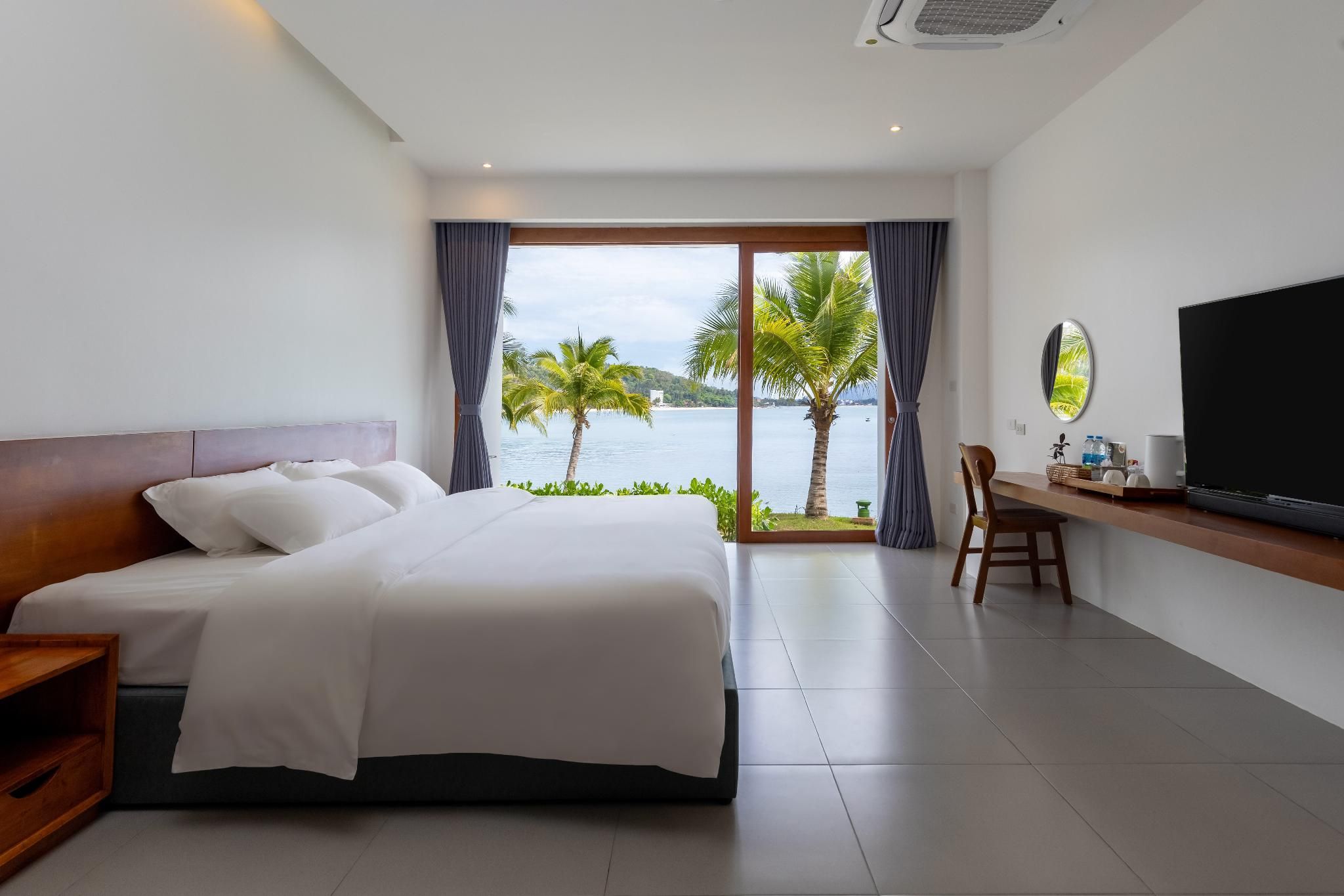 Superior Room with Bathtub