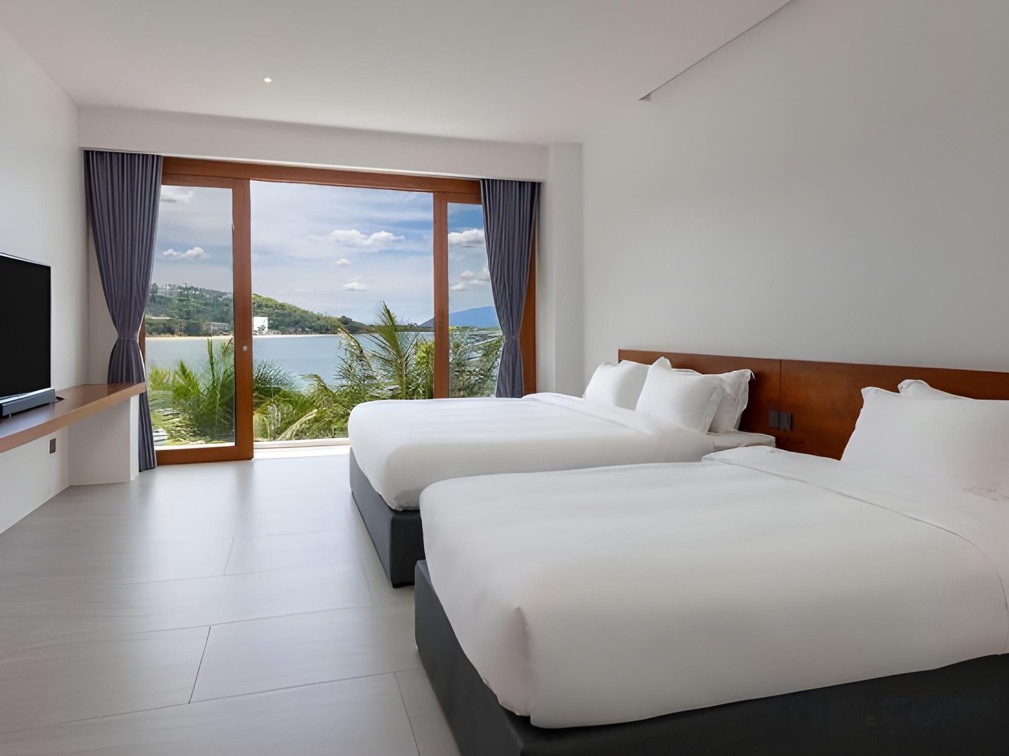 Superior Room with Bathtub