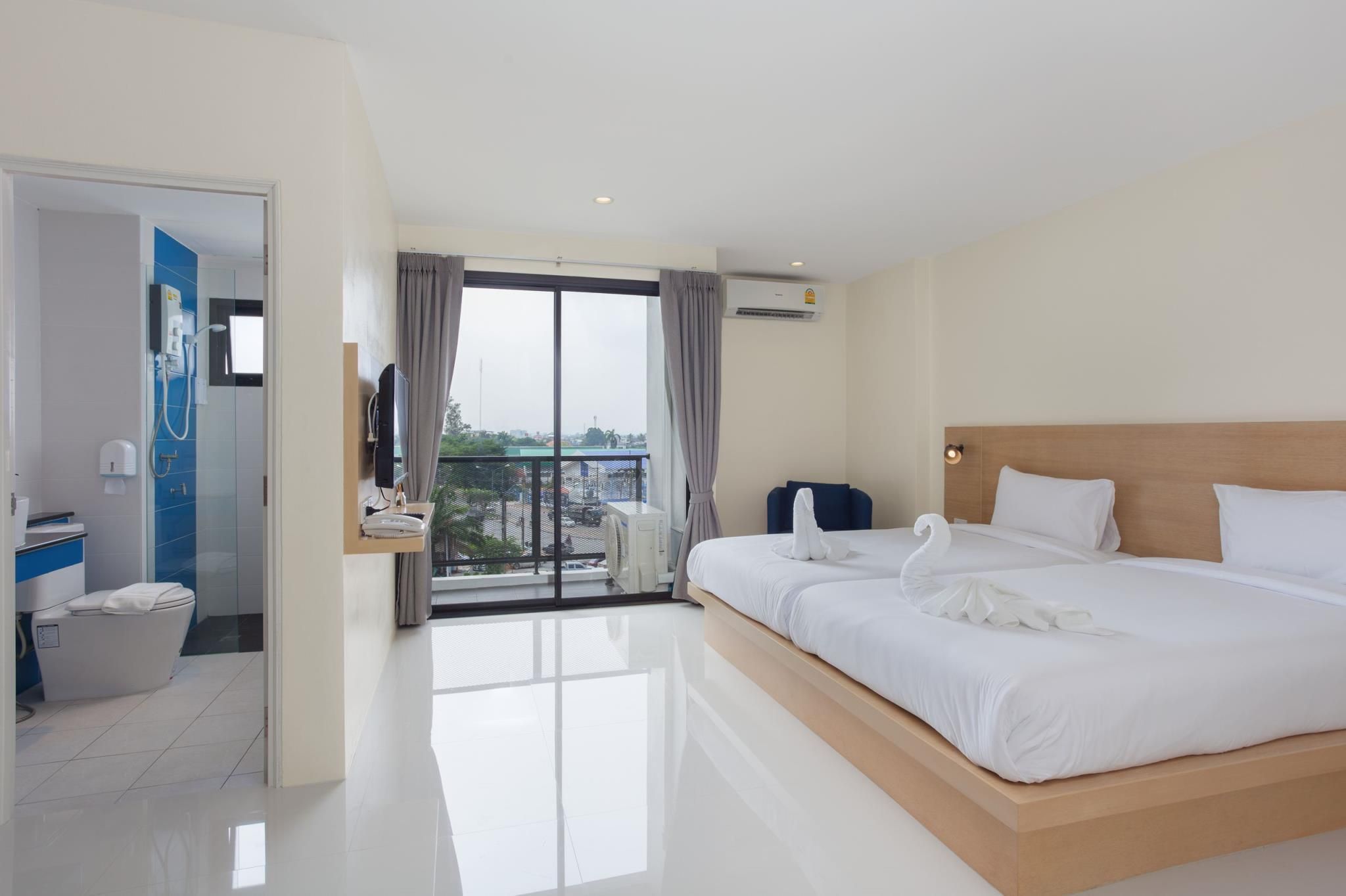 Standard - (2 Single Beds)