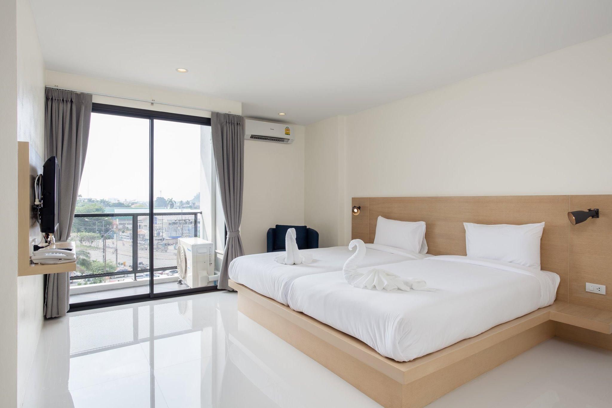 Standard - (2 Single Beds)