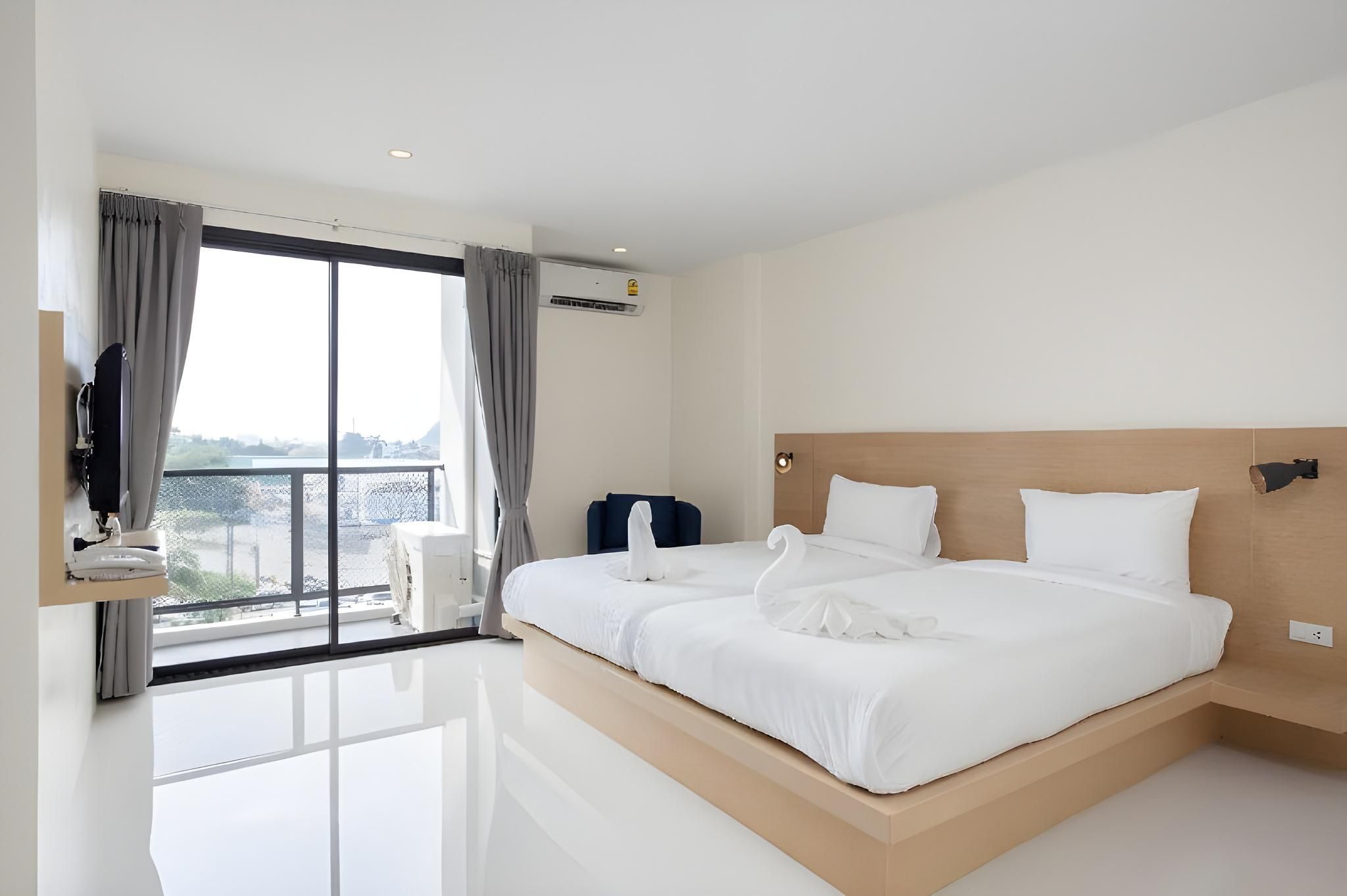 Standard Twin Room