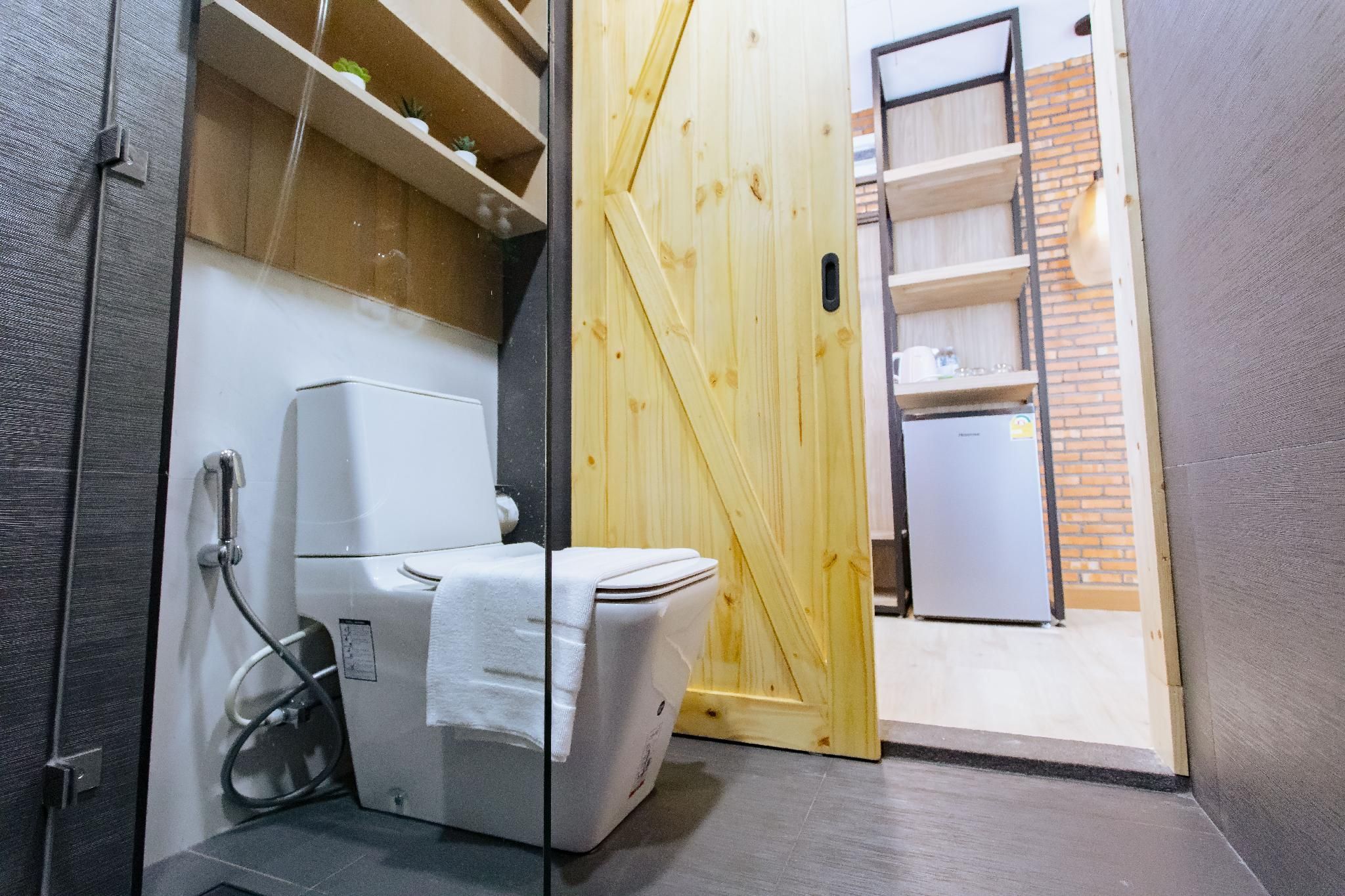 Cool Sichon Sea View King Room 3