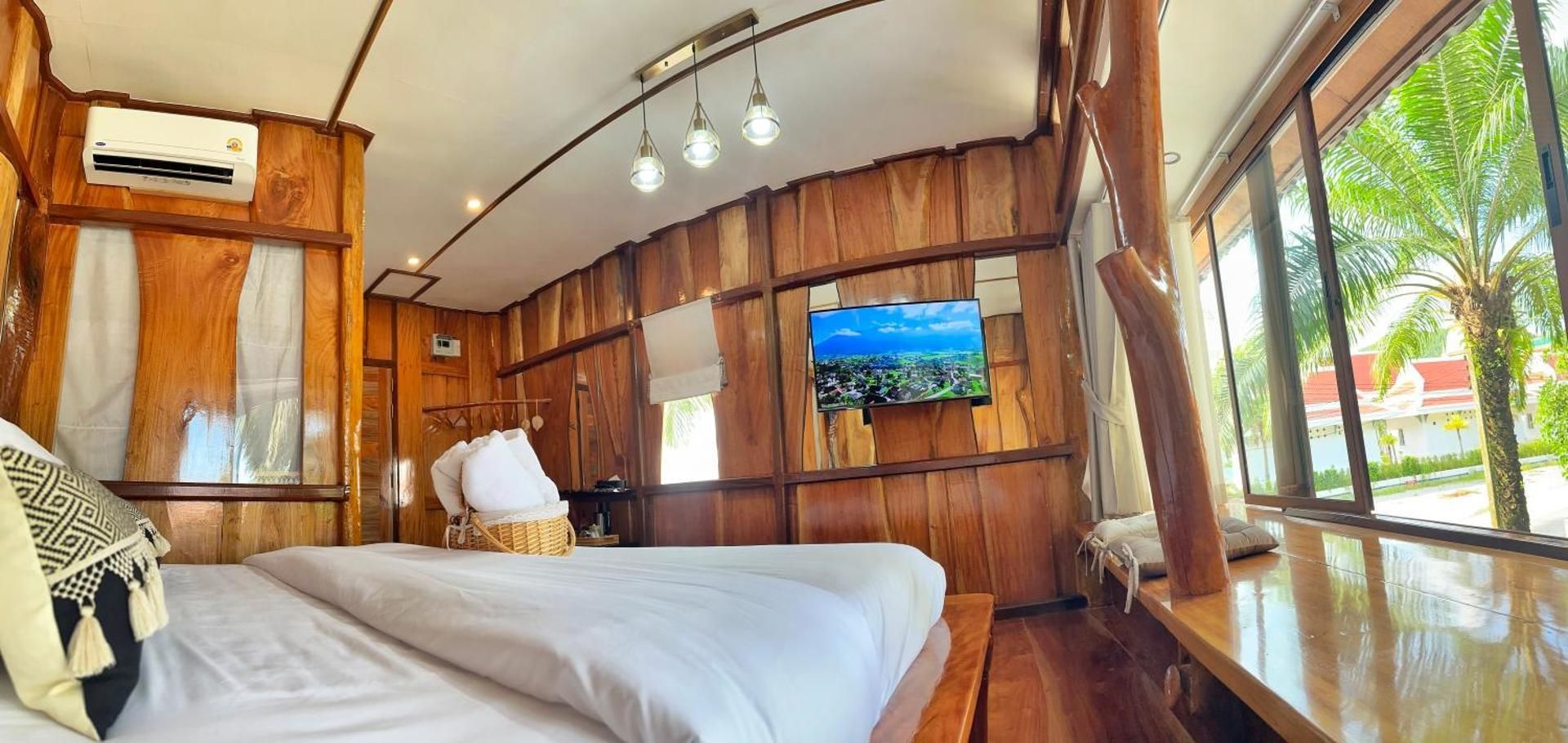 Double Room with Private Bathroom