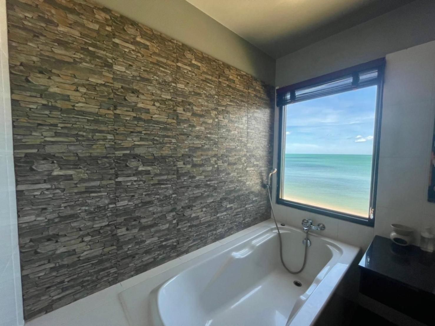 Deluxe Twin Room with Sea View