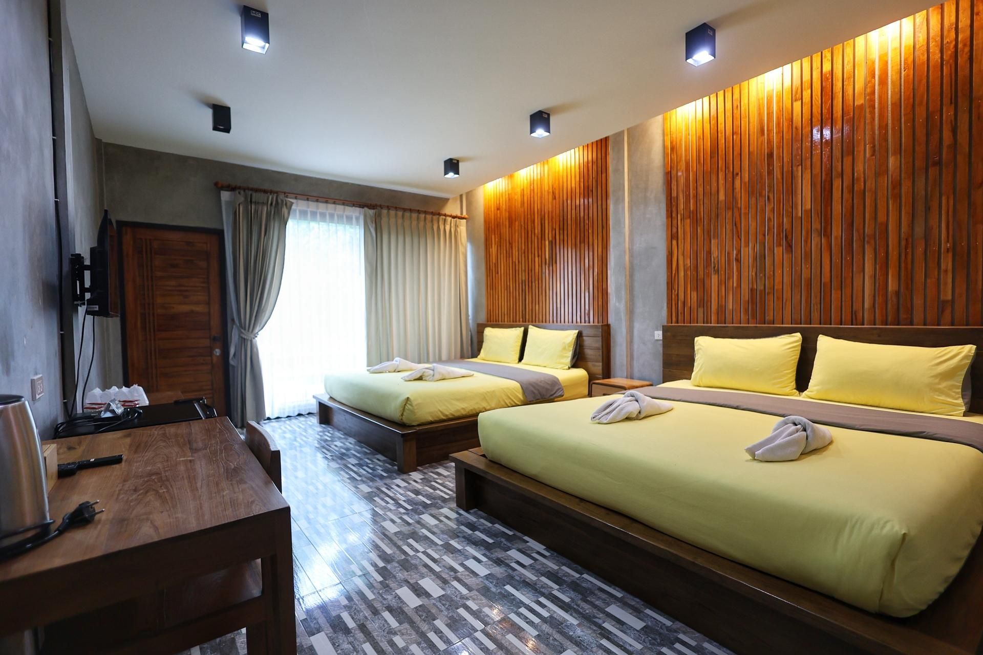 สกายโฮม วัดเจดีย์ไอ้ไข่ Resort & Restaurant 2 Full Beds Non-Smoking