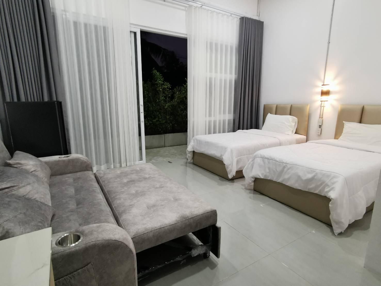 NST Boutique Super Deluxe Twin 2