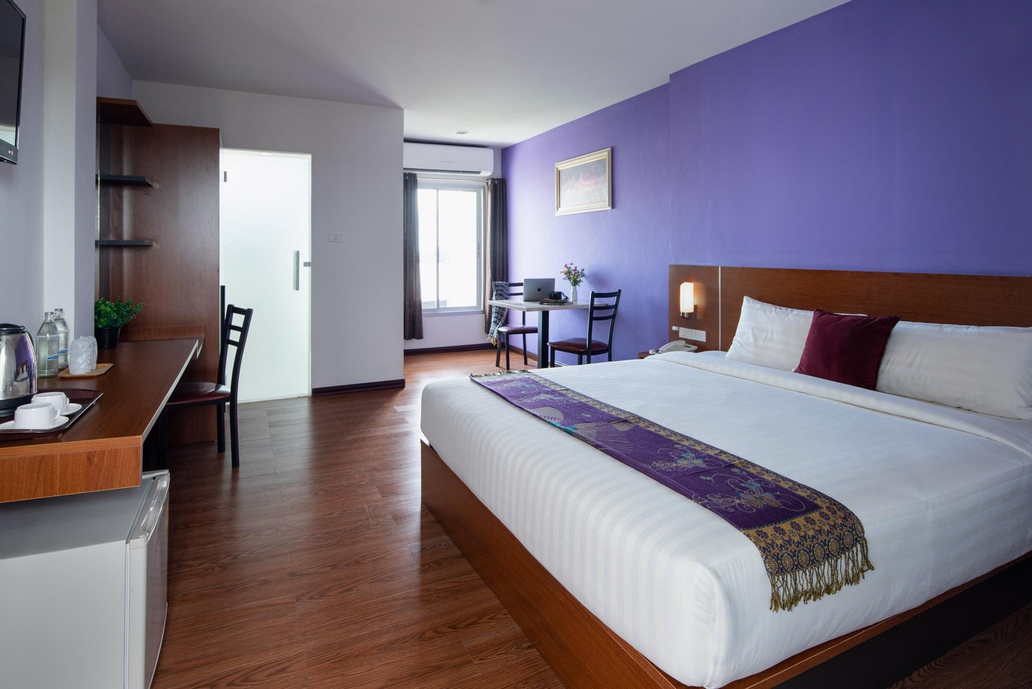 Premier Deluxe King Room