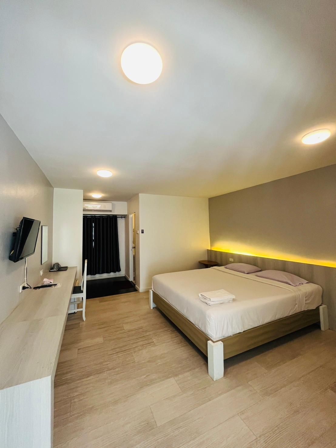 Standard Double Bed