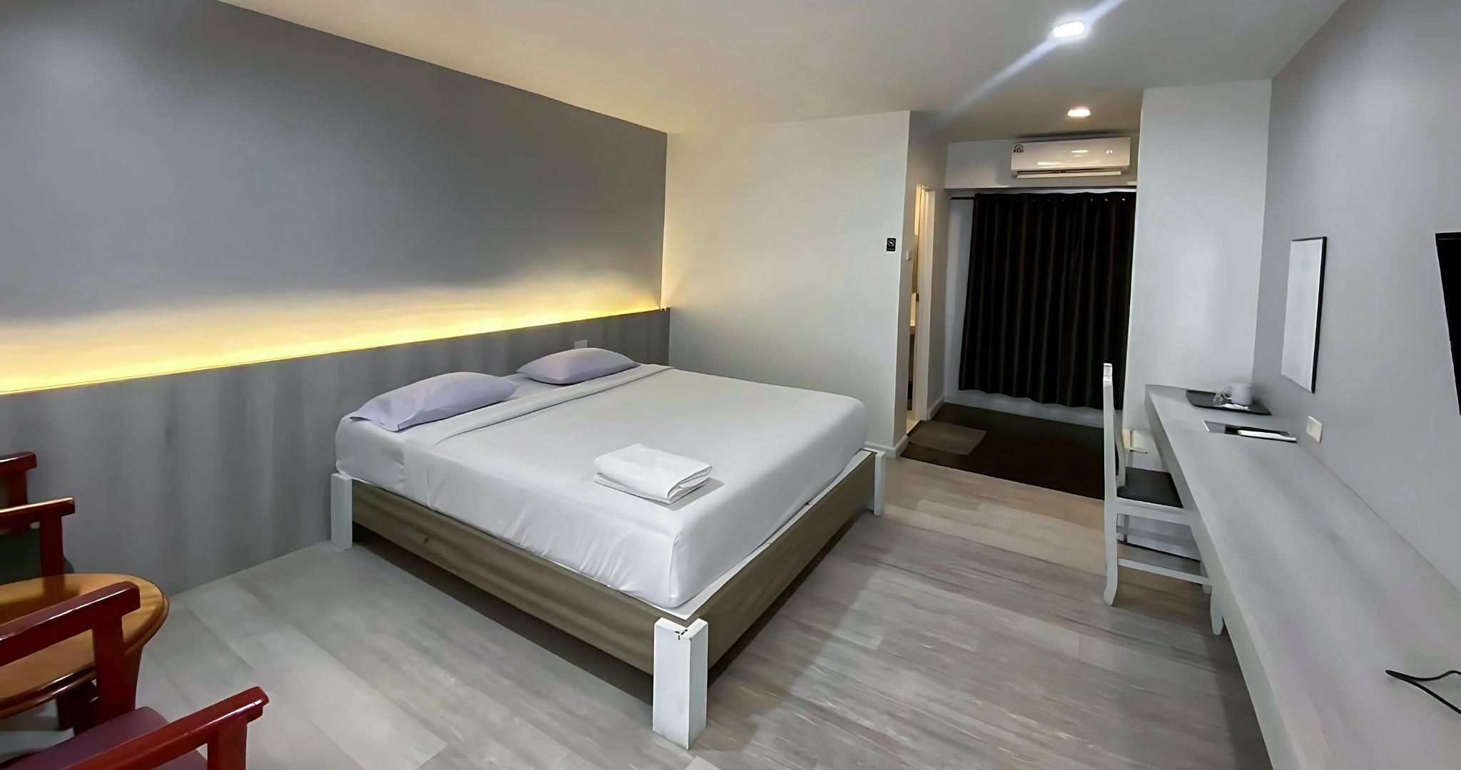 Standard Double Bed
