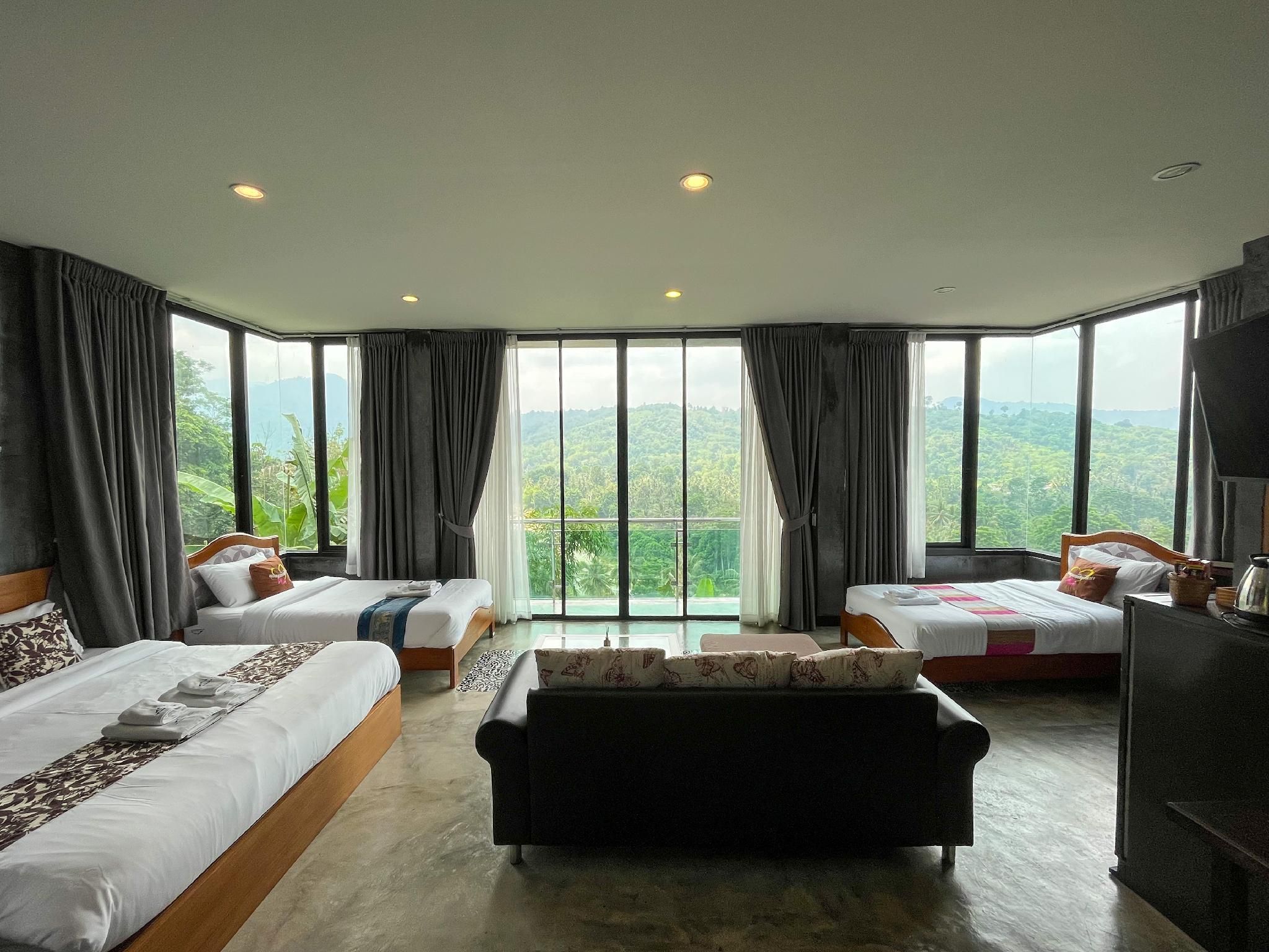 Family Suite -- One King, Two Twin, One Futon